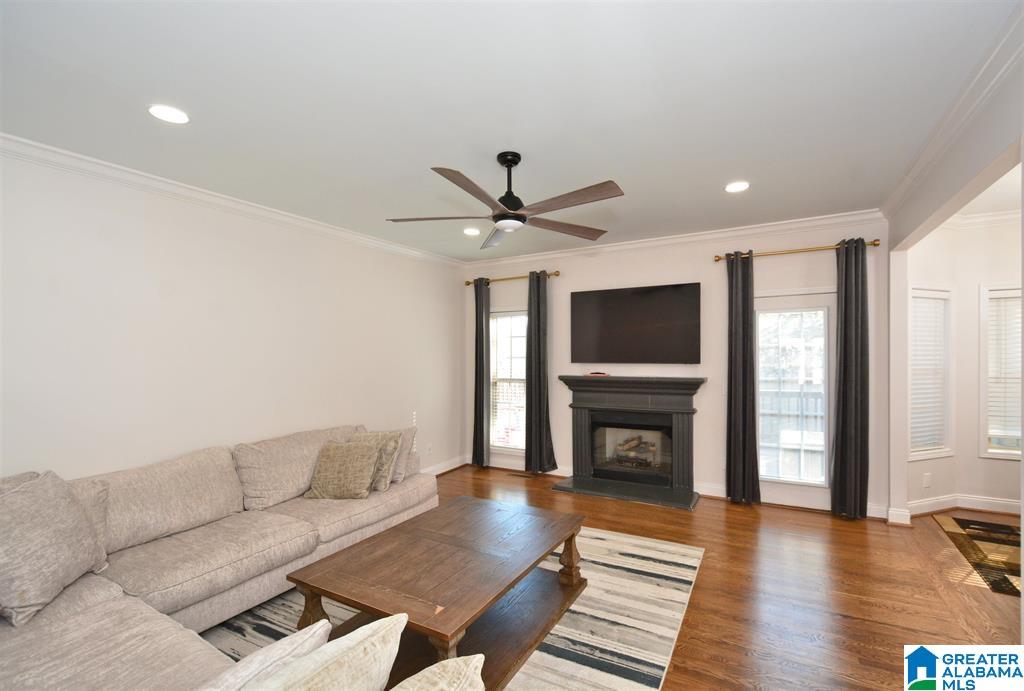 221 CASTLEHILL DRIVE