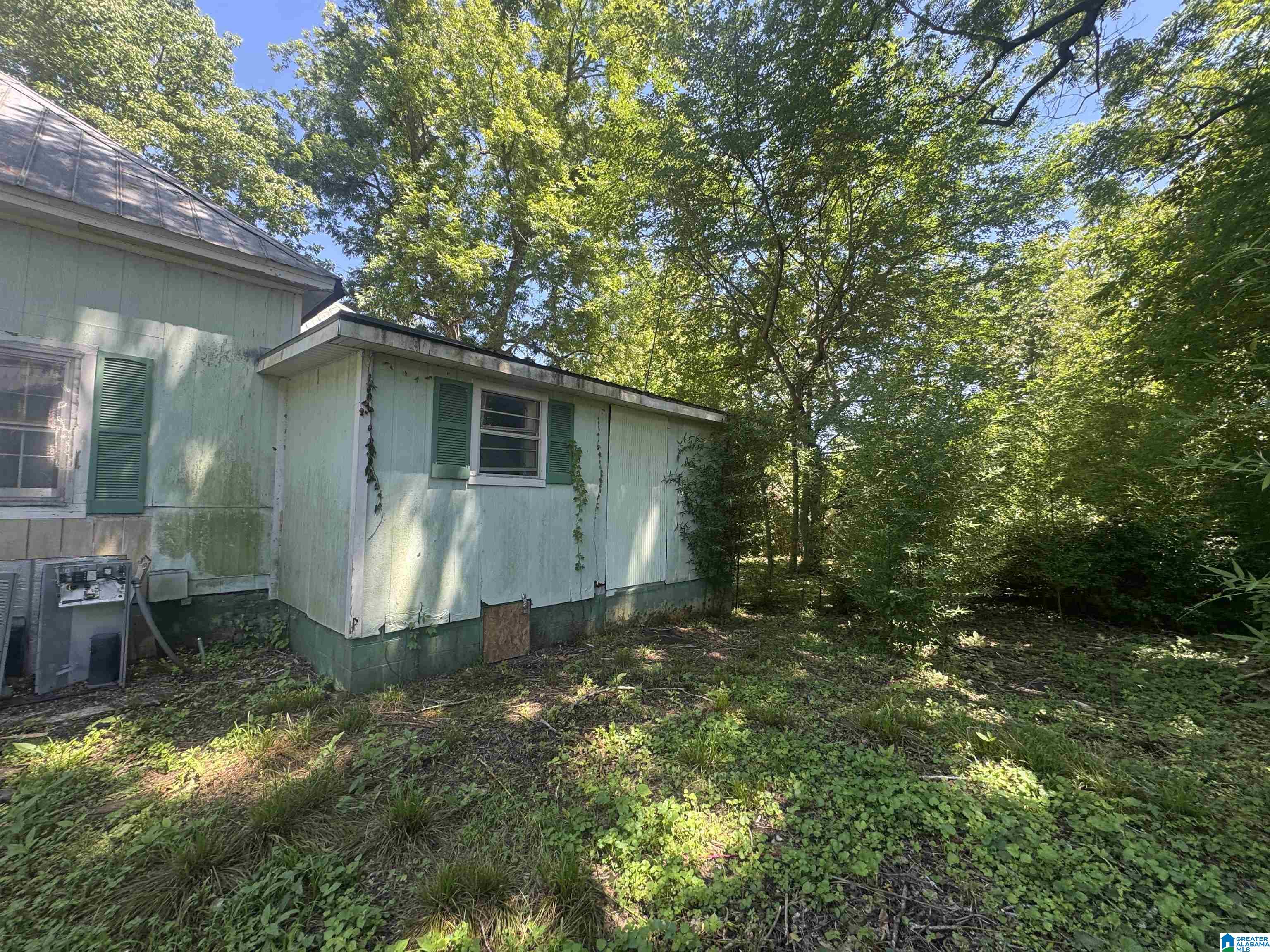 409 PARK CIRCLE