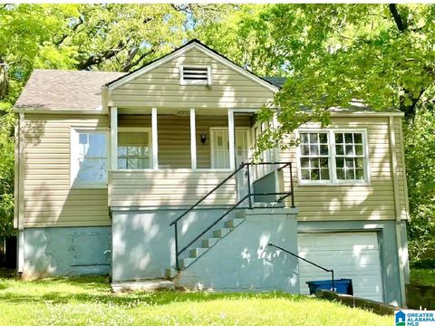 Photo of 929 Woodward Road, MIDFIELD, AL 35228 (MLS # 21449411)