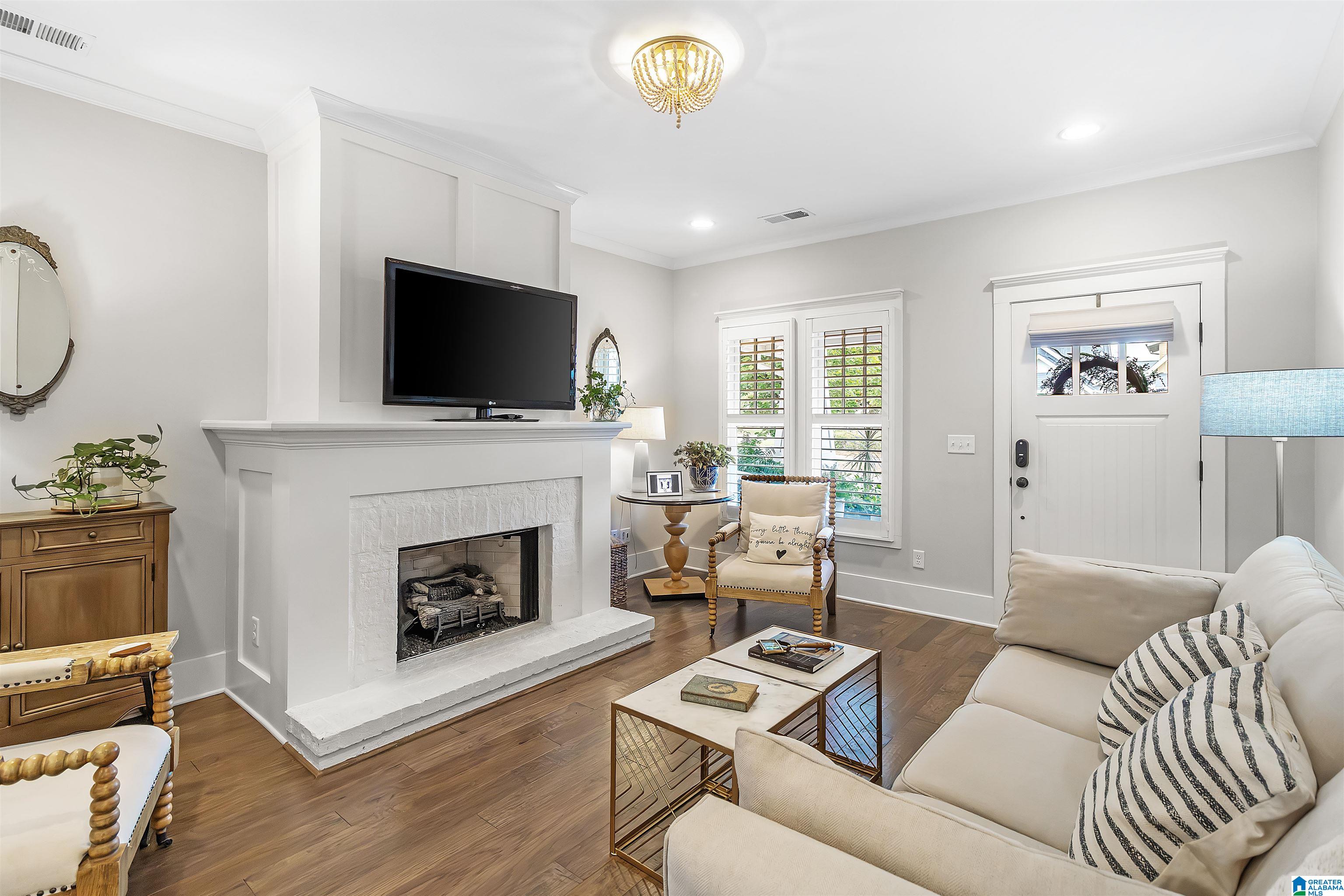 1445 SAWYER PASS