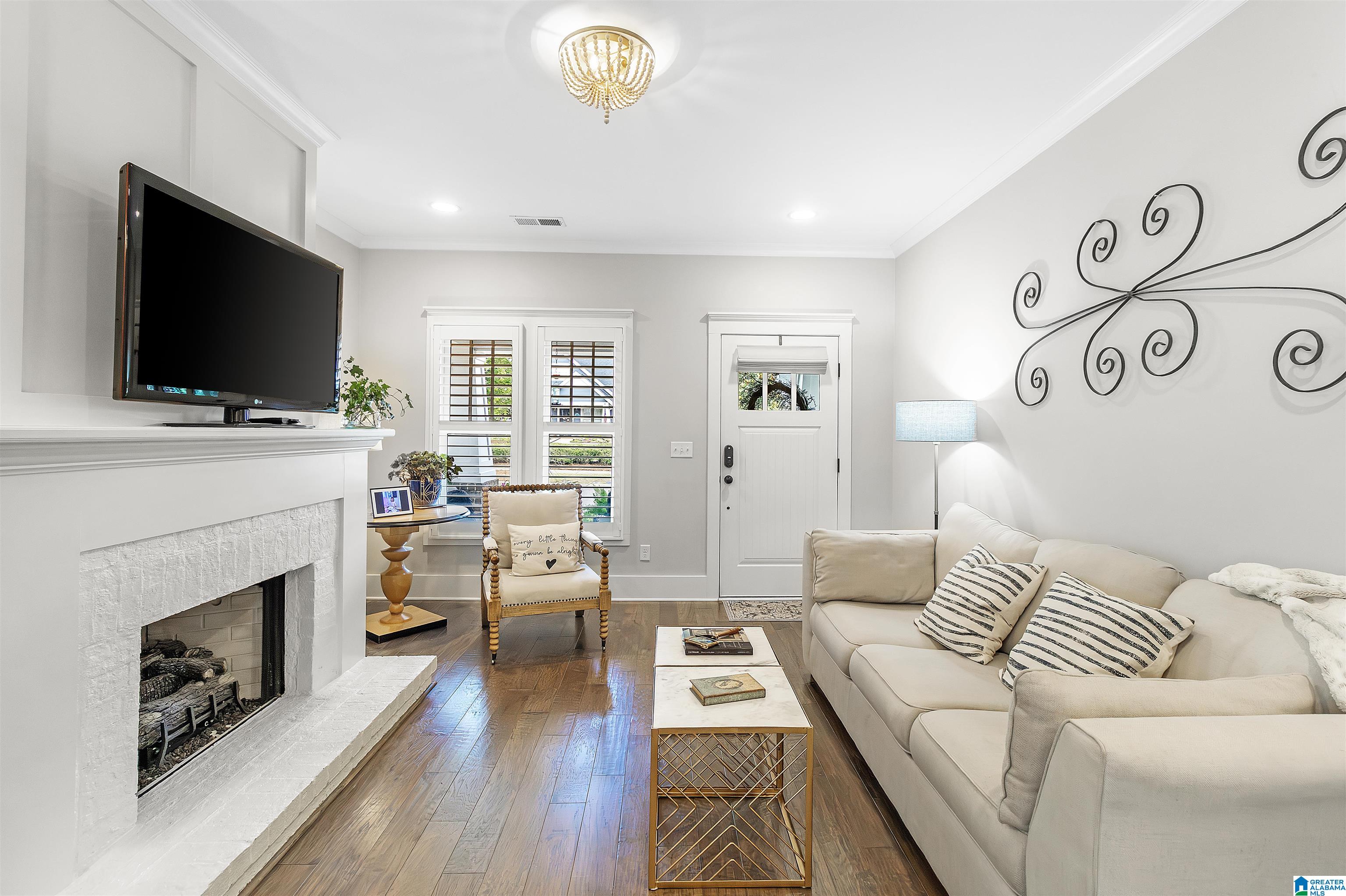 1445 SAWYER PASS