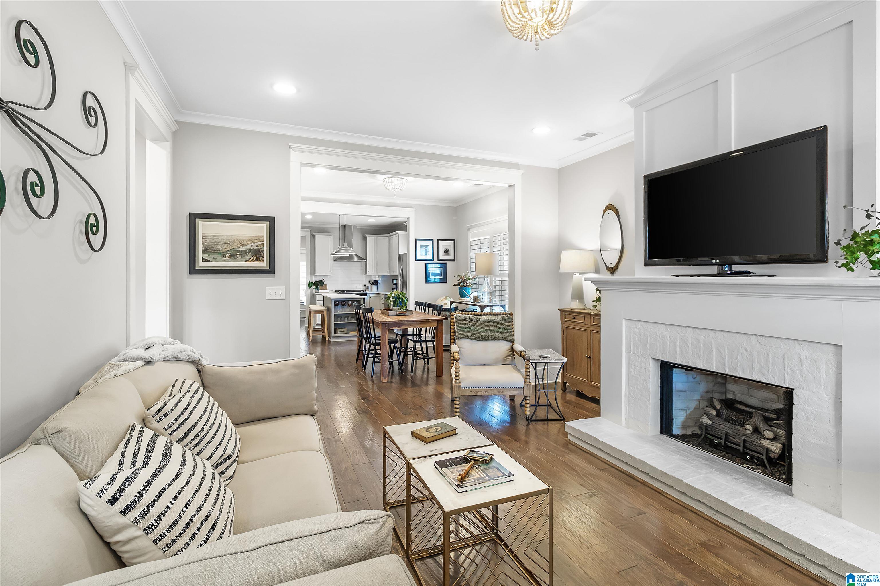 1445 SAWYER PASS