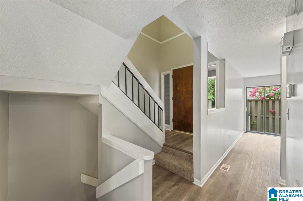 2423 EAGLE COURT 2423