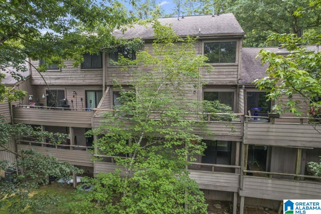 2423 EAGLE COURT 2423