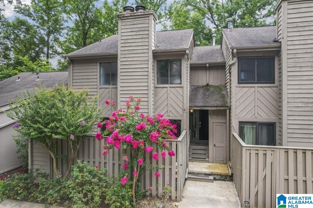 2423 EAGLE COURT 2423