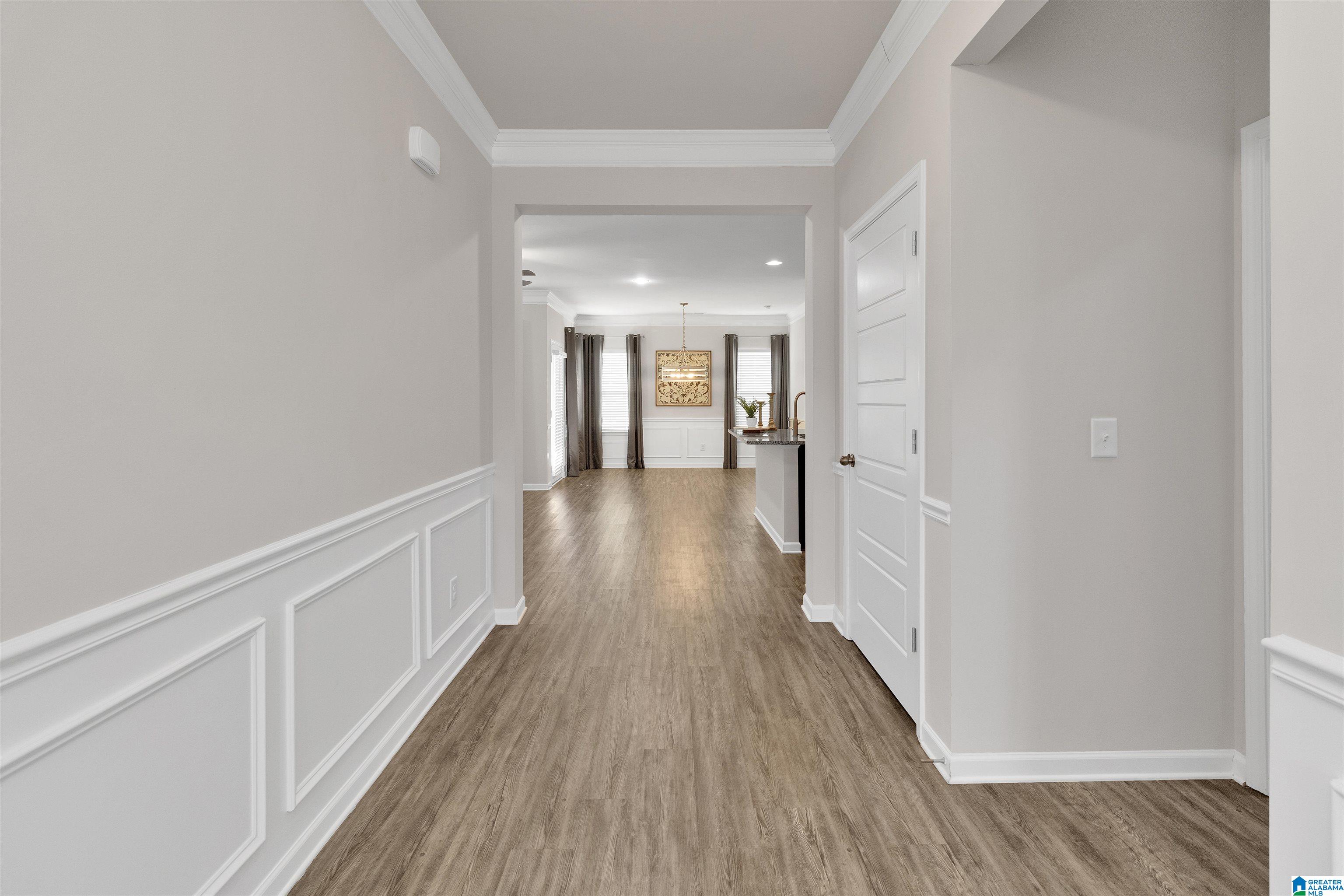 313 FARMINGDALE LANE