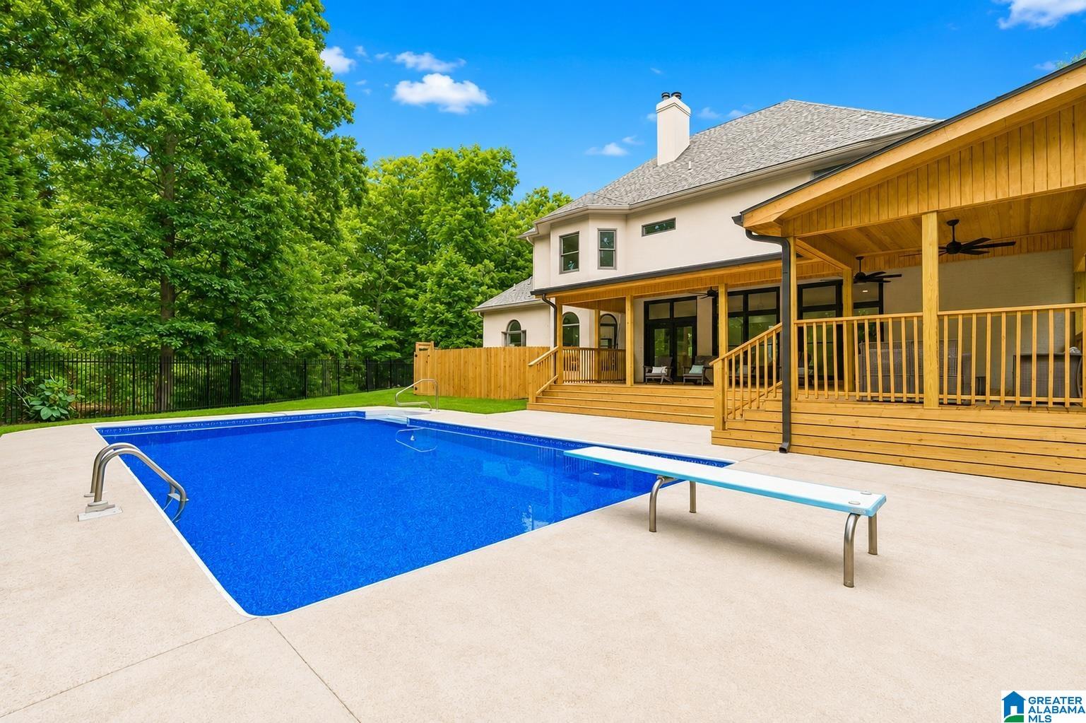 5609 RIDGEVIEW DRIVE