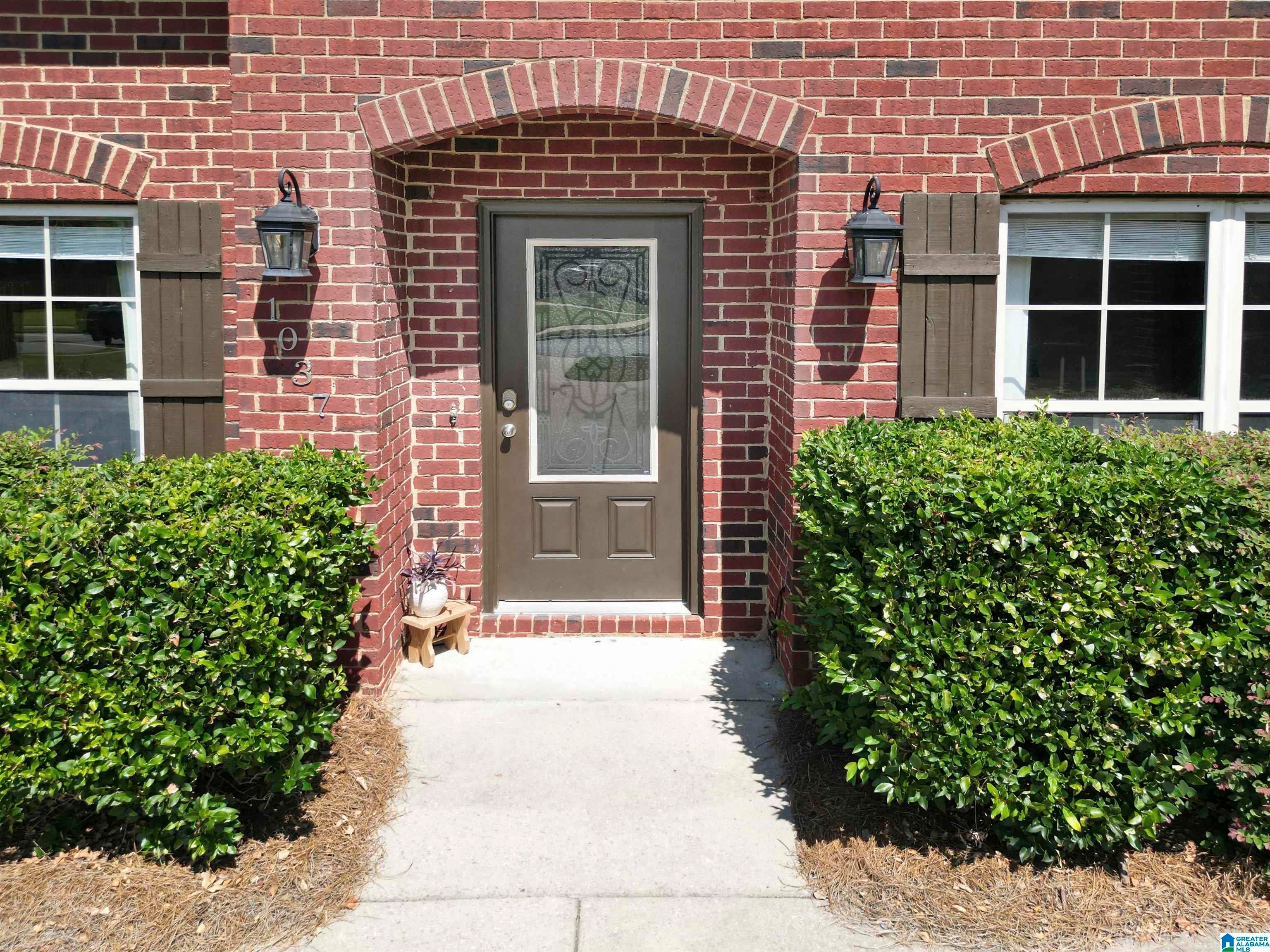 1037 BELVEDERE COVE