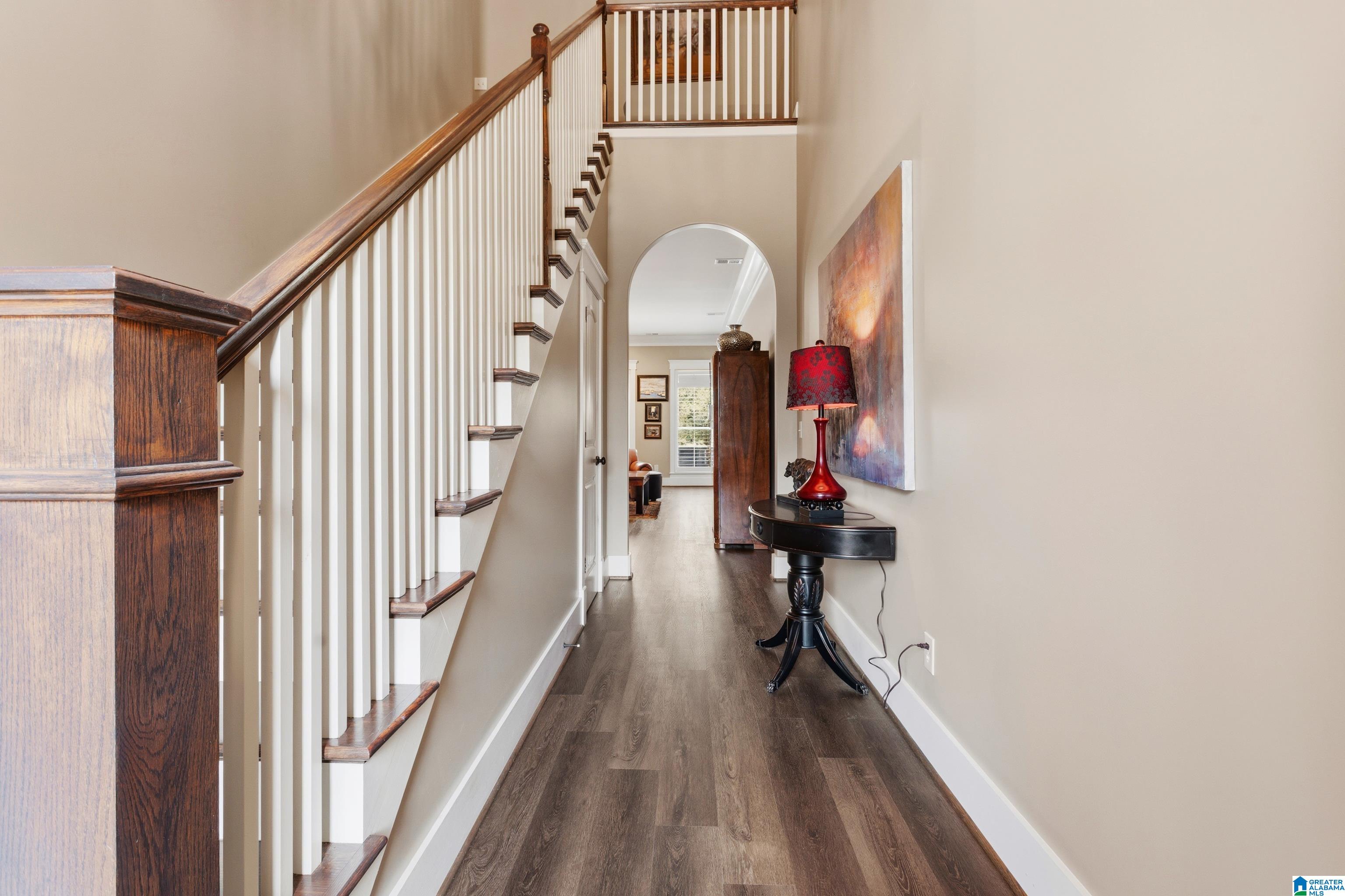 648 FLAG CIRCLE