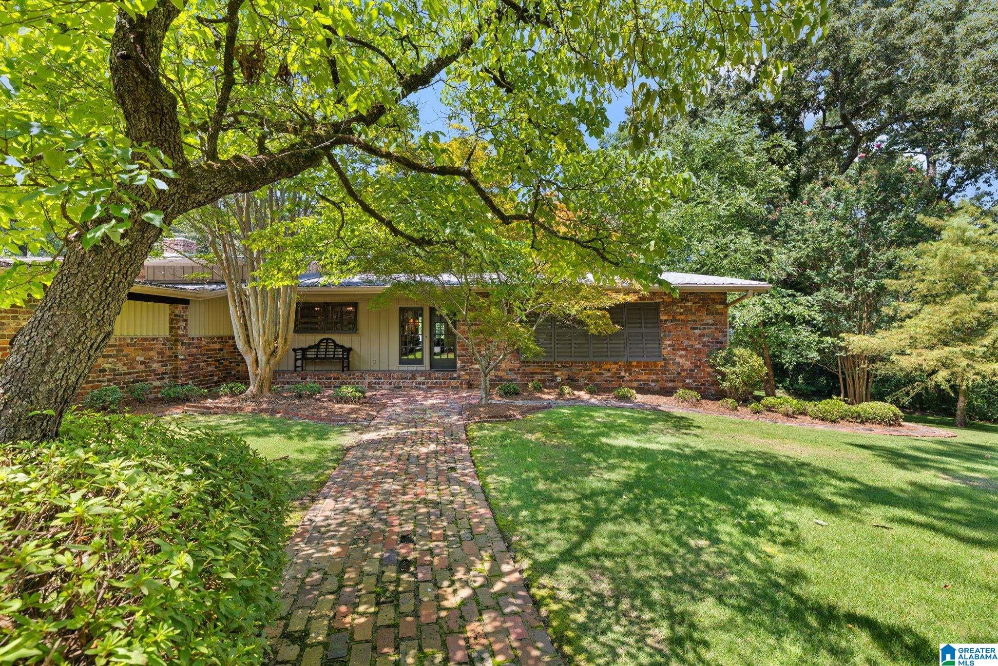 1537 WOODARD DRIVE