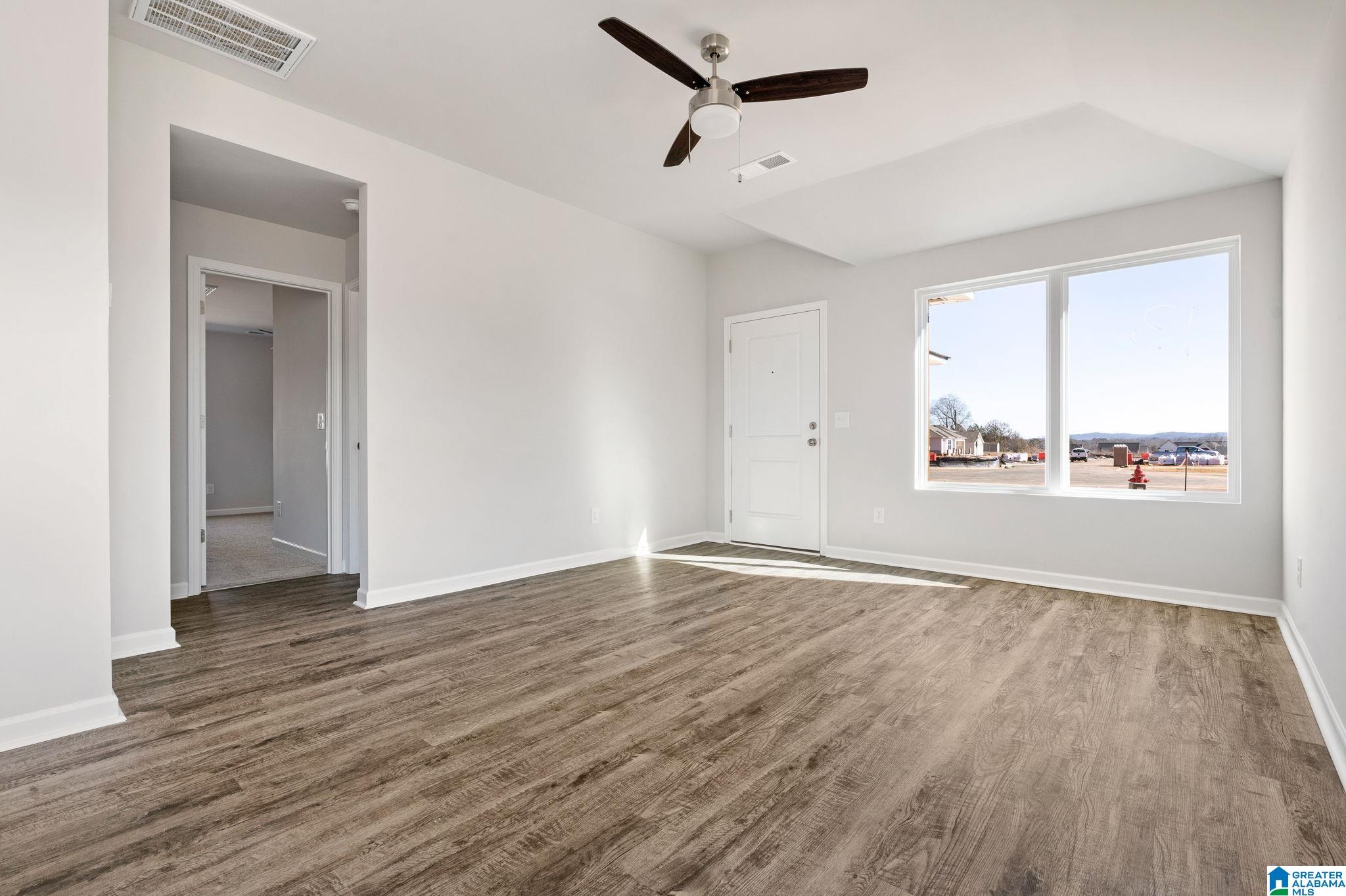 792 CAMDEN LOOP