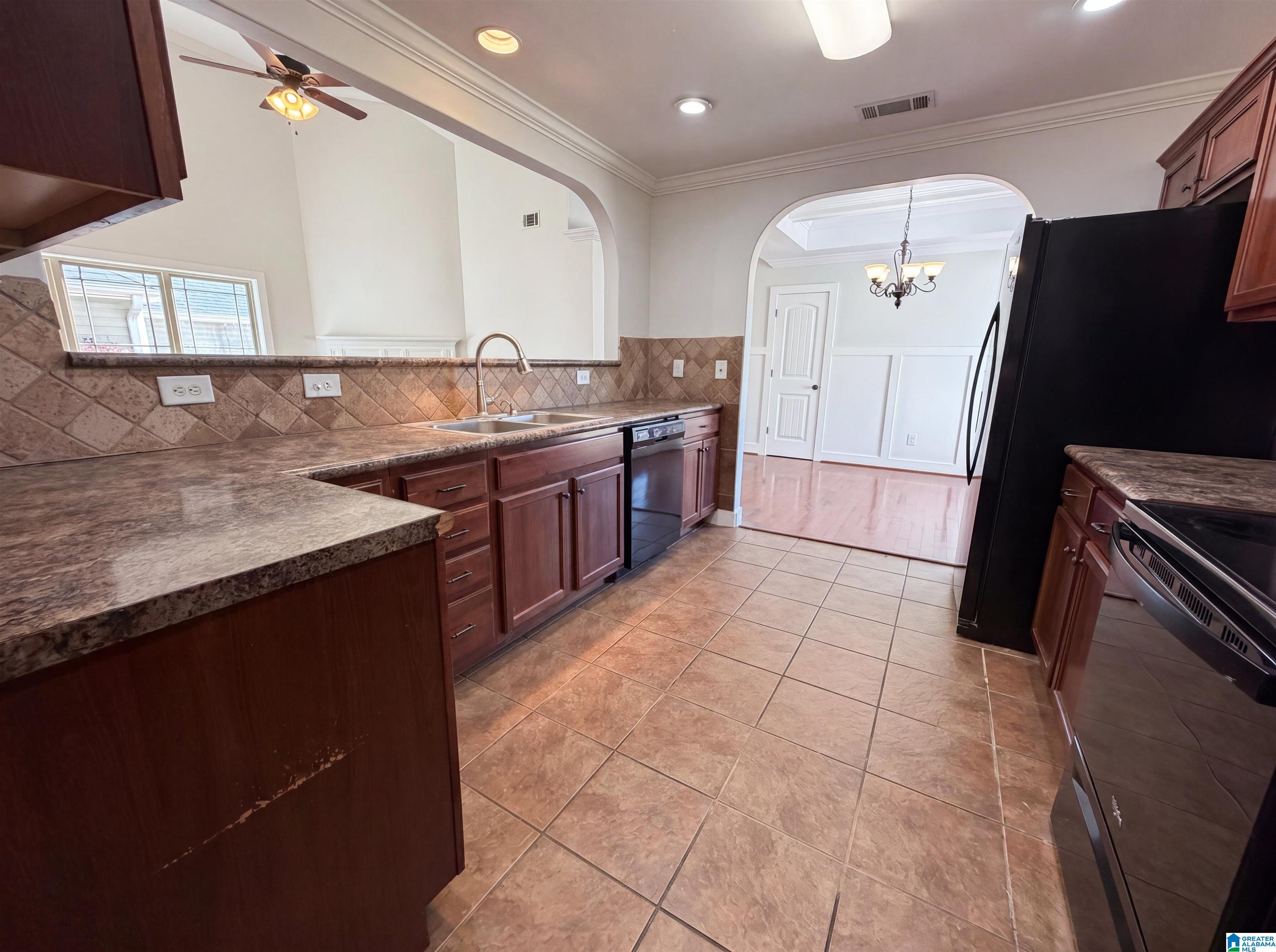 115 WHITESTONE TRAIL