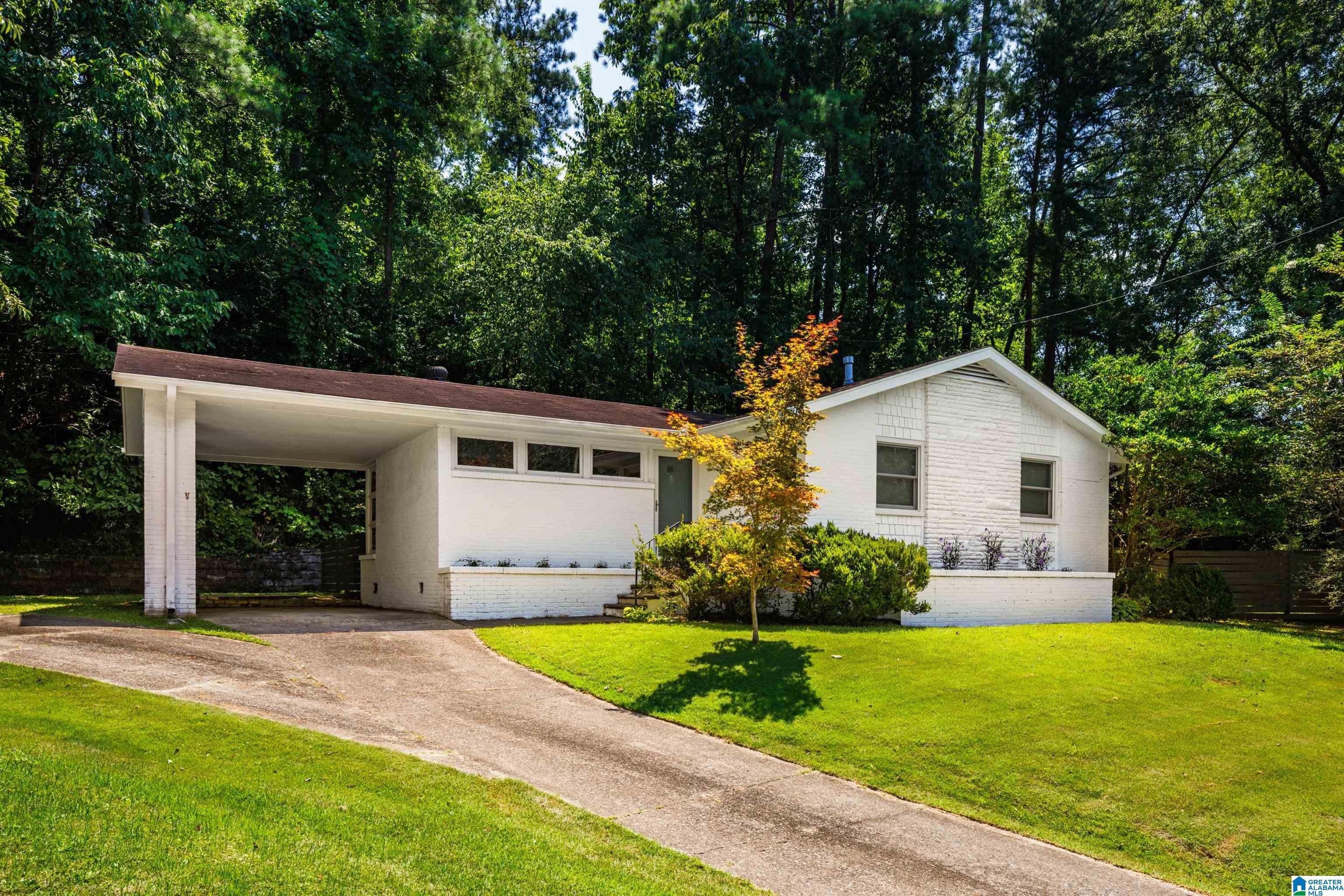 661 BOURBON CIRCLE