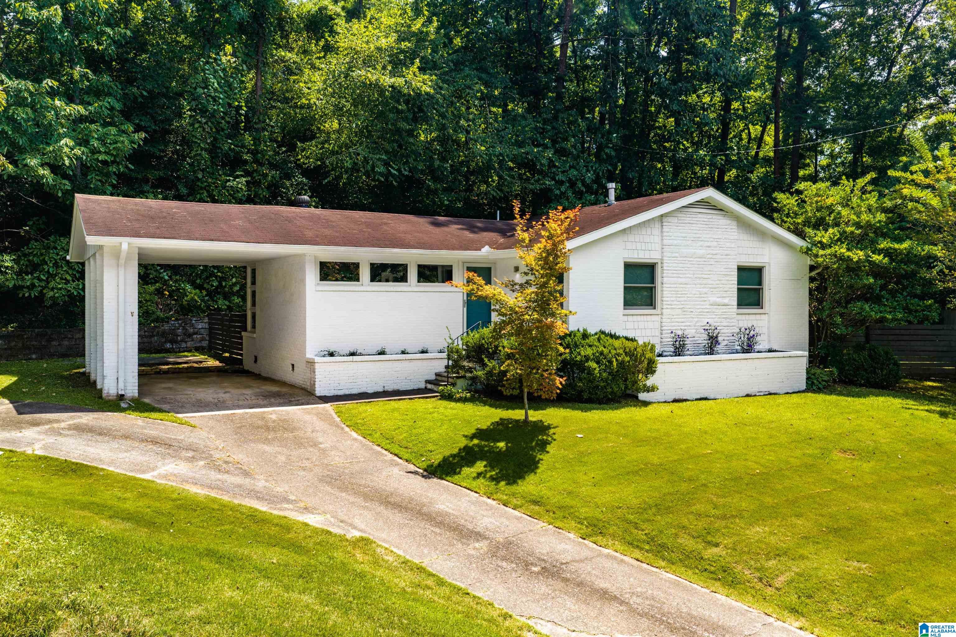 661 BOURBON CIRCLE