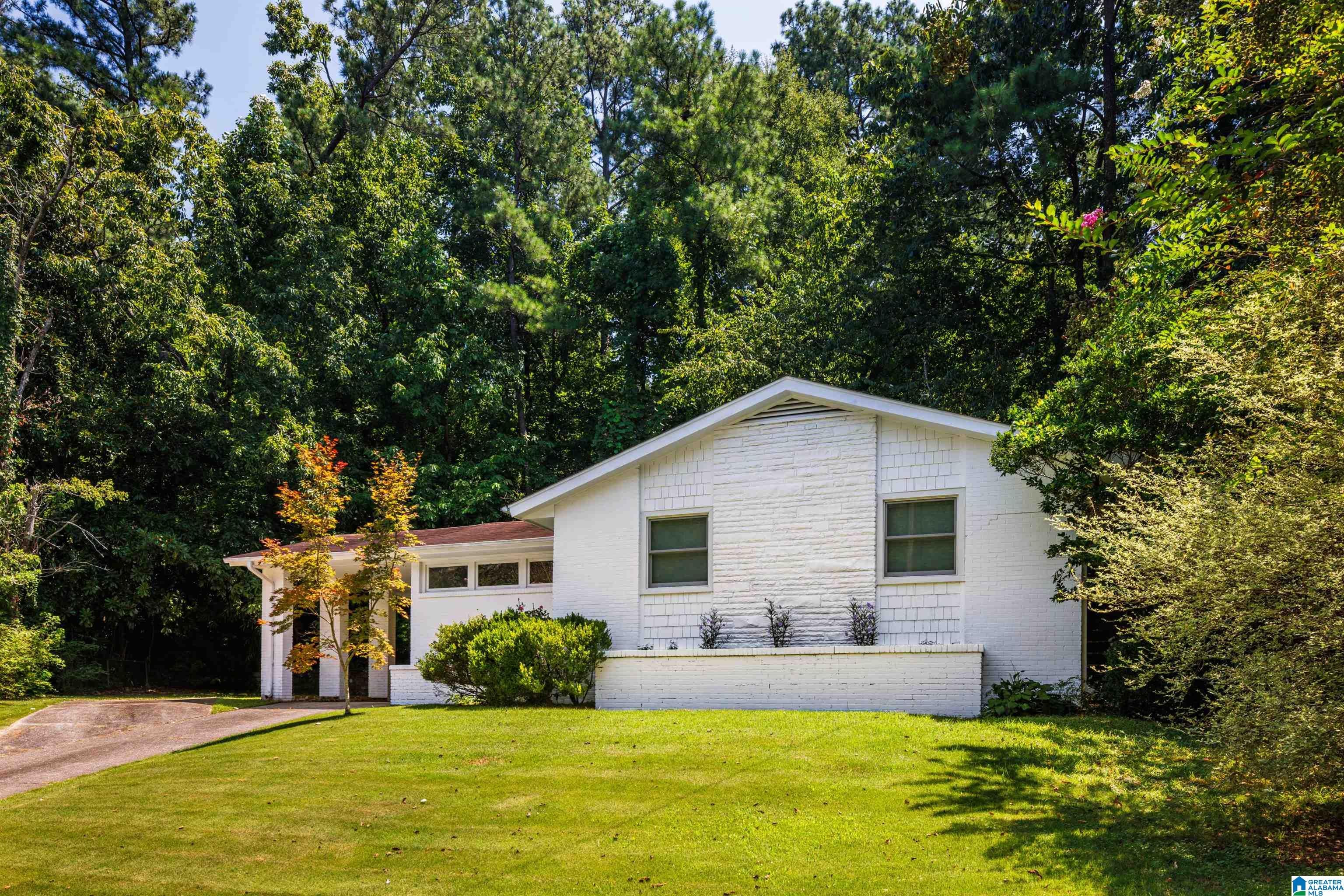 661 BOURBON CIRCLE