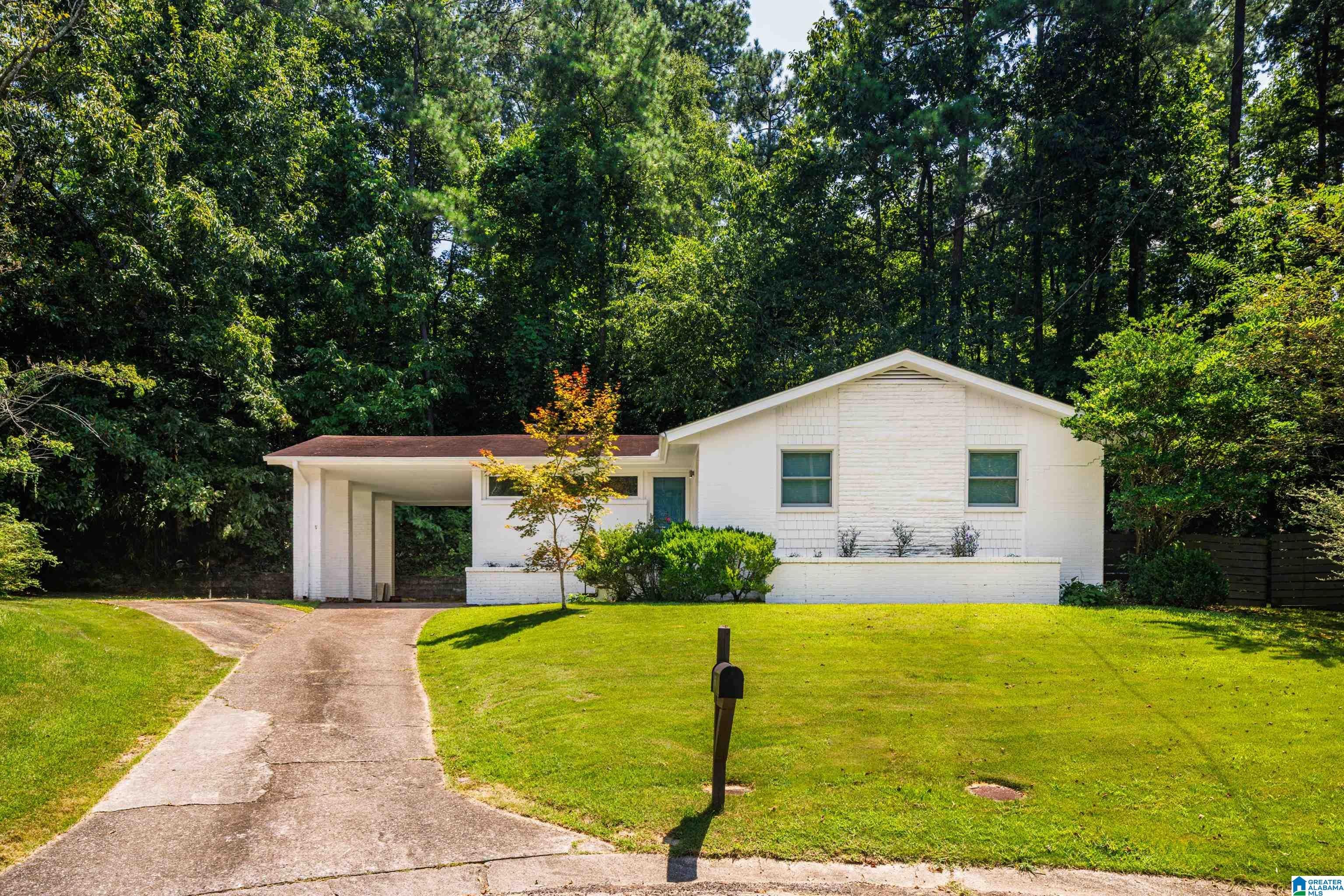 661 BOURBON CIRCLE
