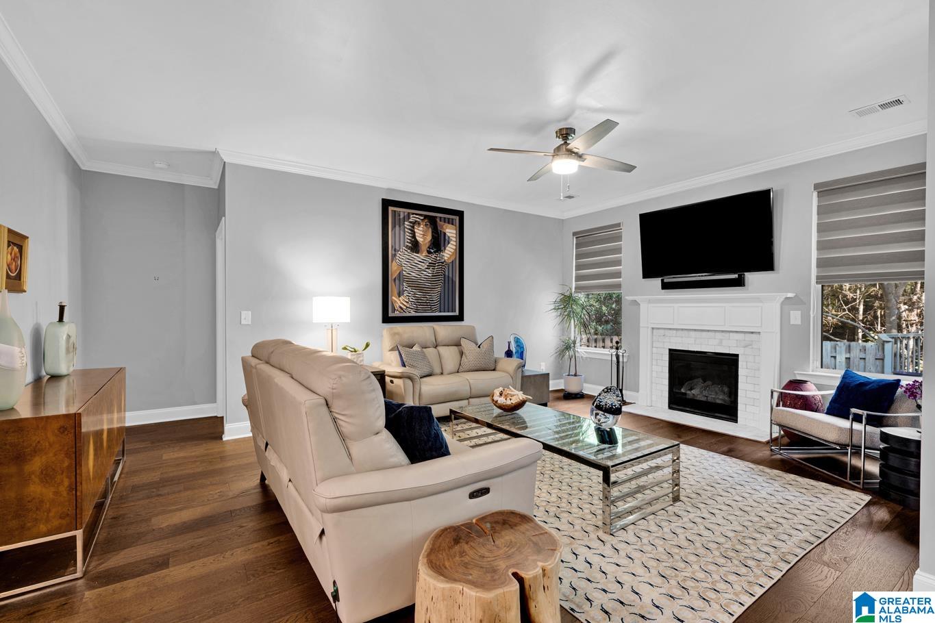 3812 COTSWOLD DRIVE N