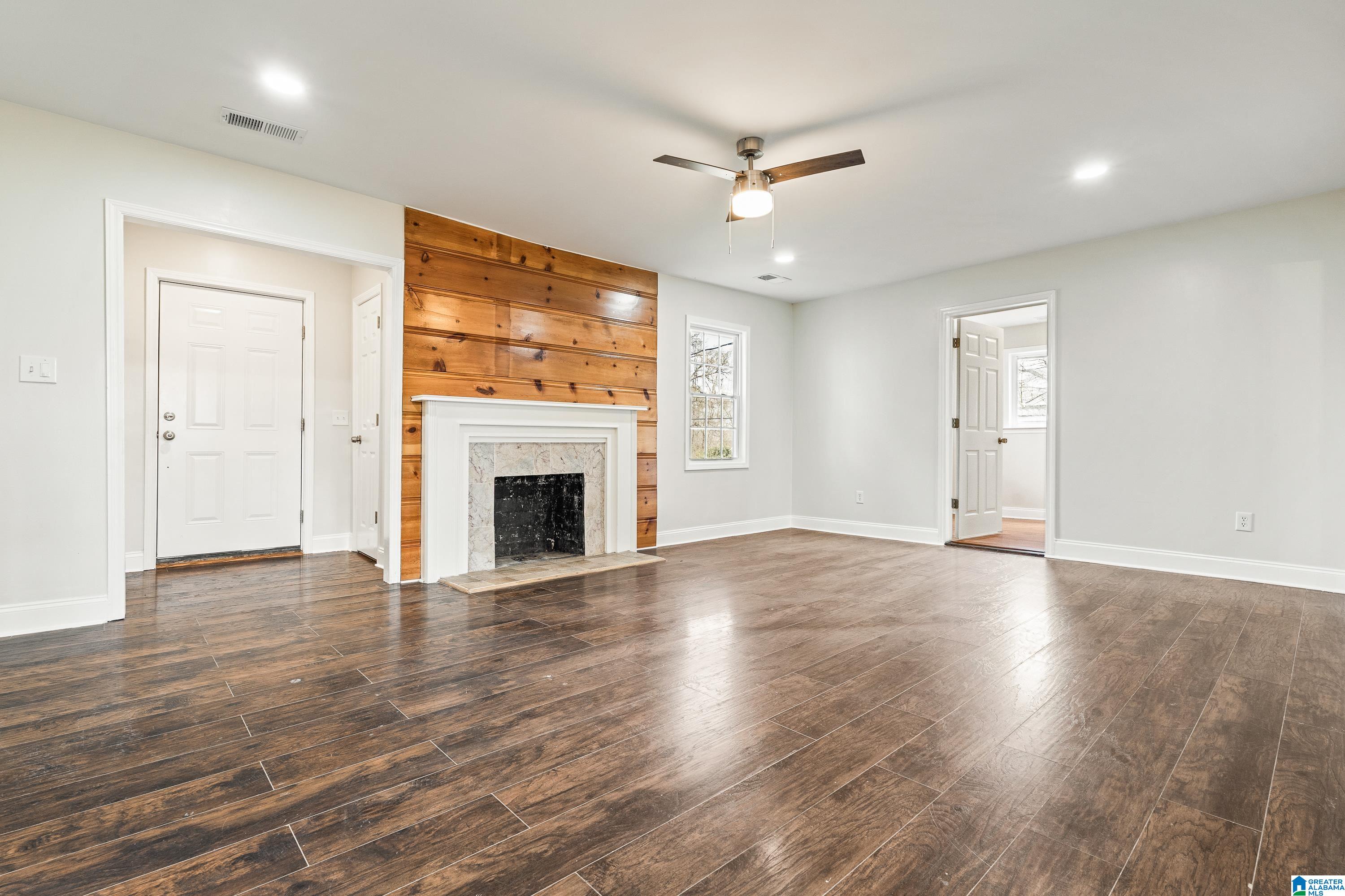 939 HILLCREST AVENUE