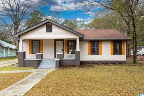 121 W CREST ROAD HUEYTOWN AL 35023