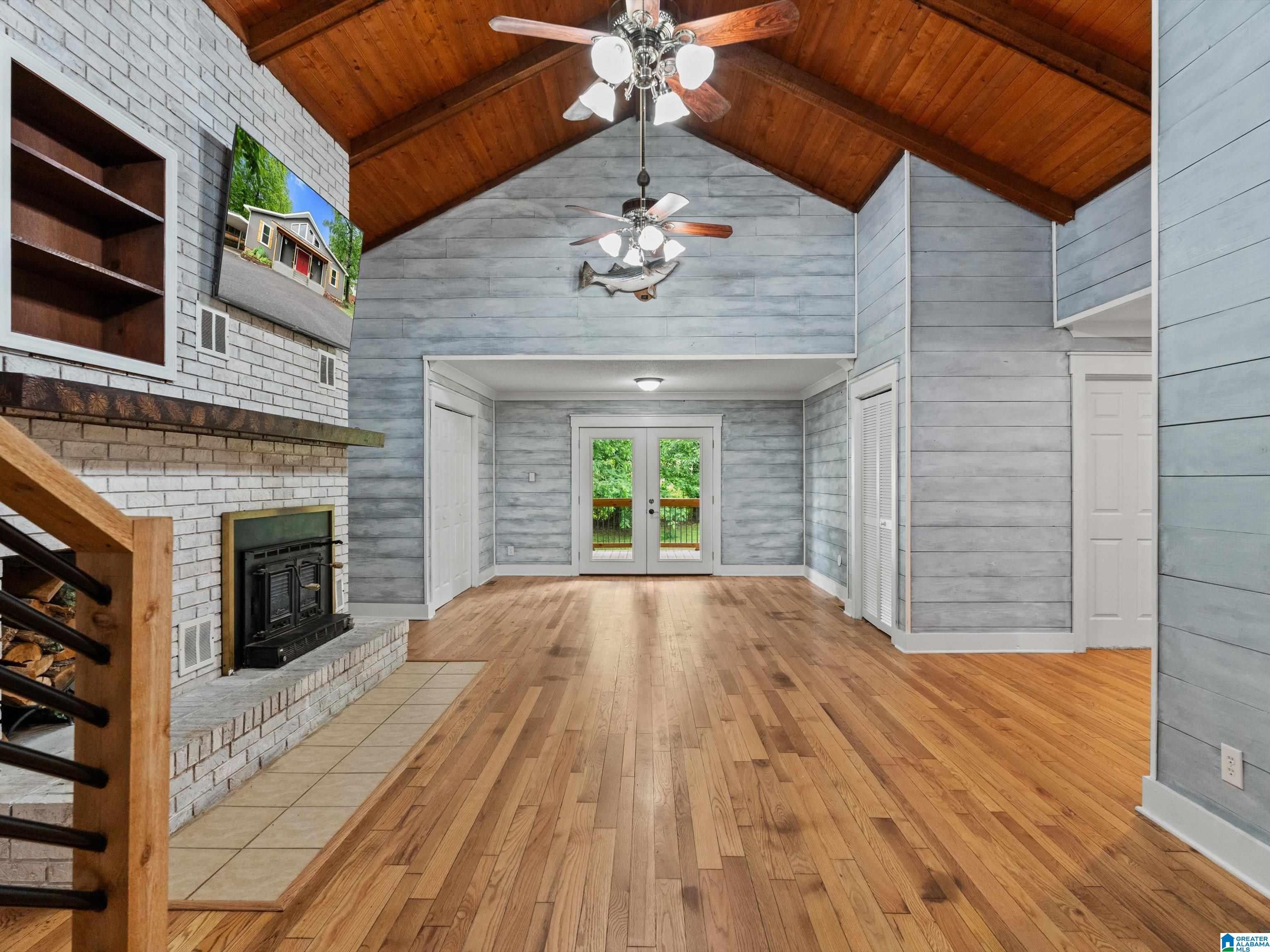 3405 COUNTRY CLUB CIRCLE