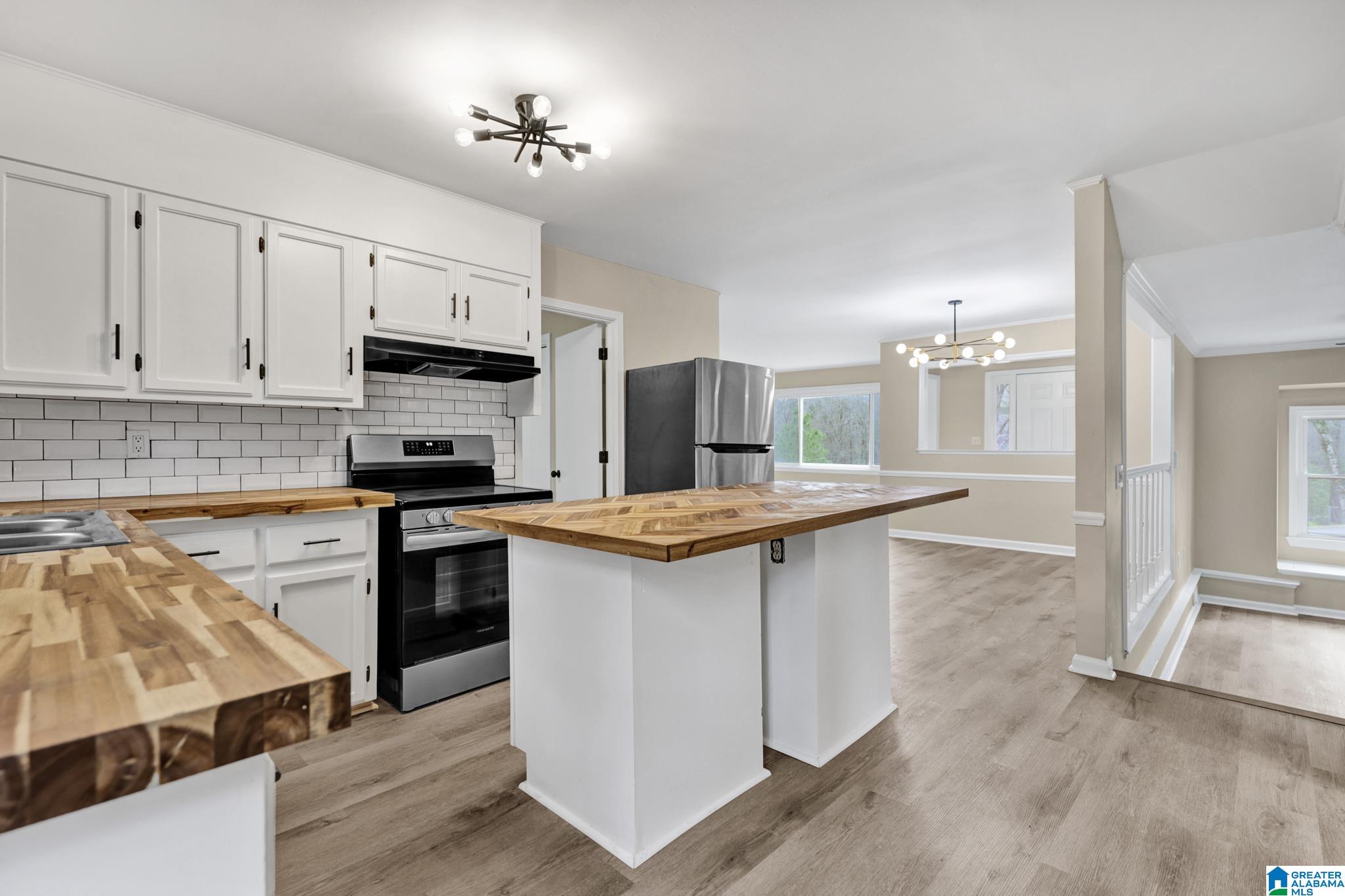 532 ROLLINGWOOD ROAD