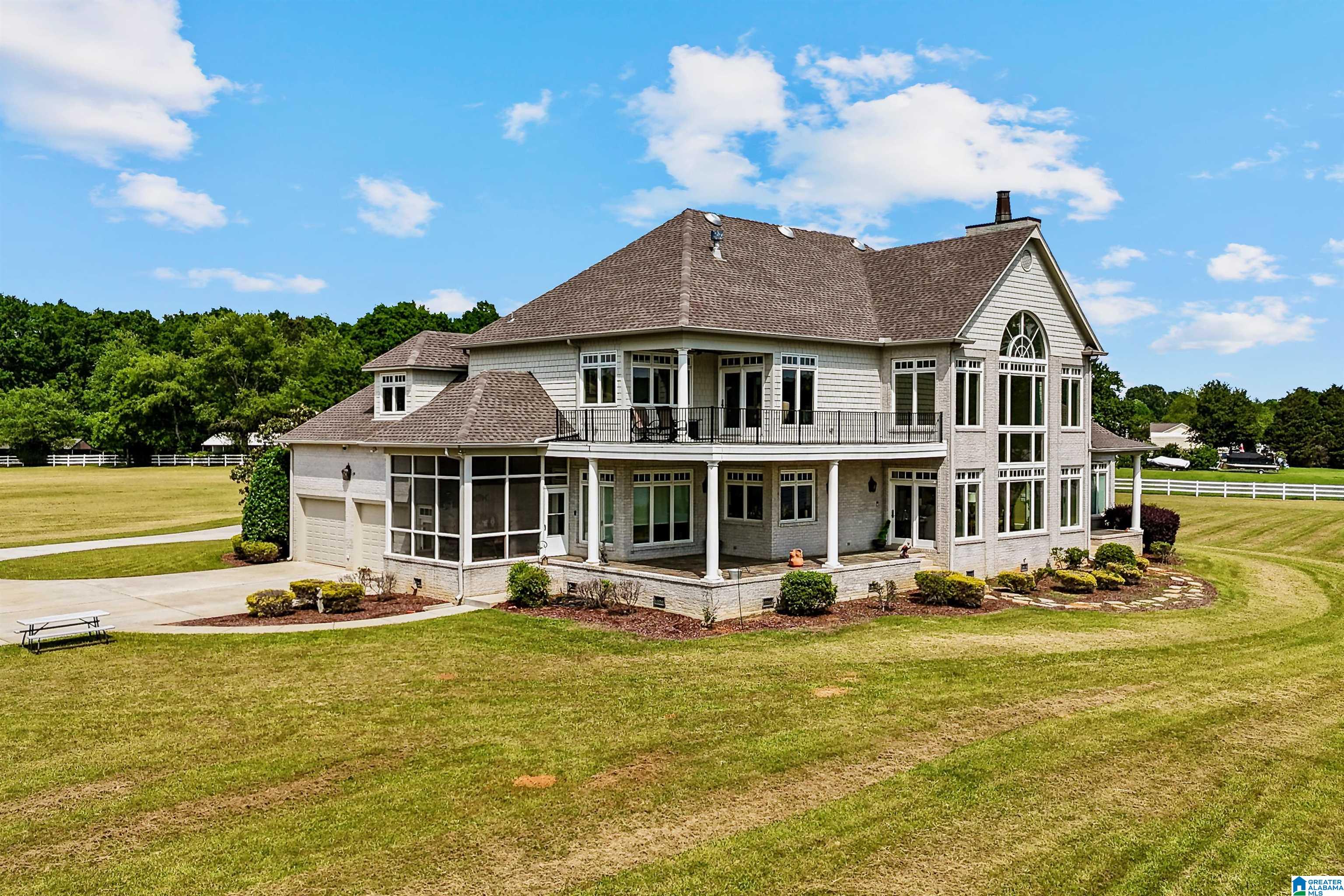 2126 HEBB ROAD