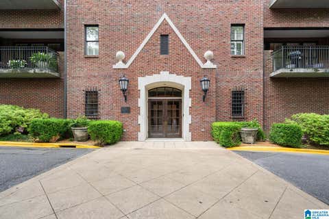 Photo of 516 Olde English Lane #516, MOUNTAIN BROOK, AL 35223 (MLS # 21455078)