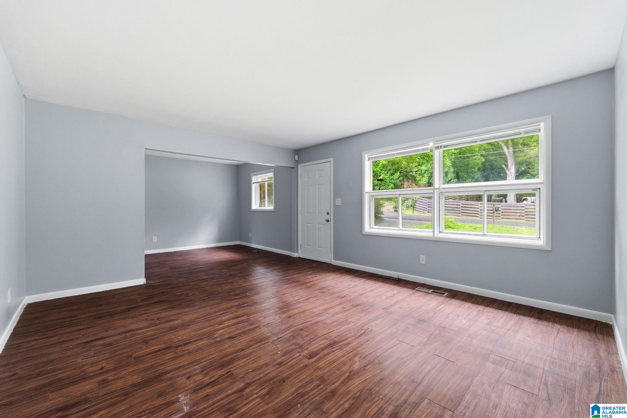 305 16TH COURT NW