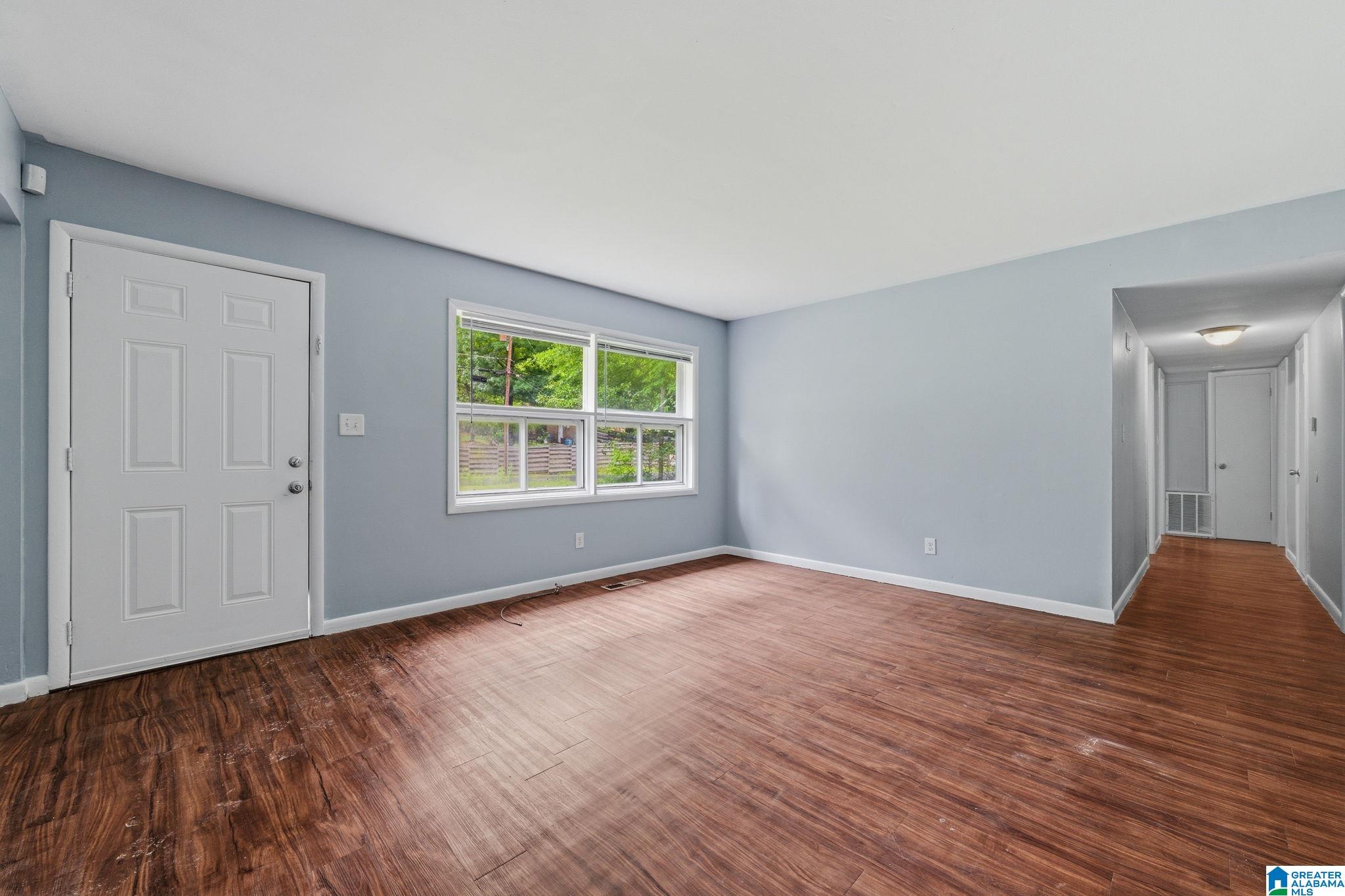 305 16TH COURT NW