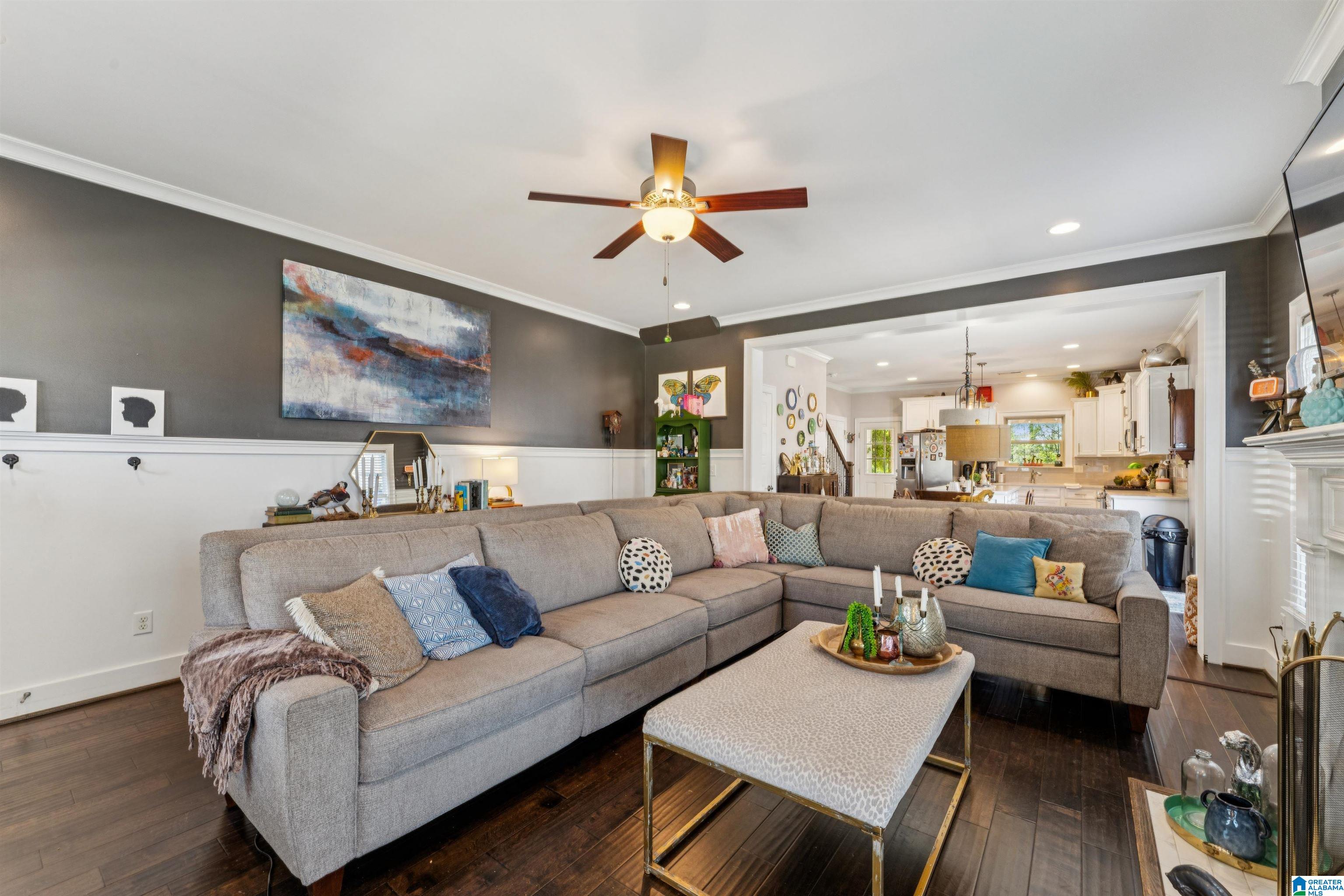 1033 EVAN CIRCLE - Photo 3