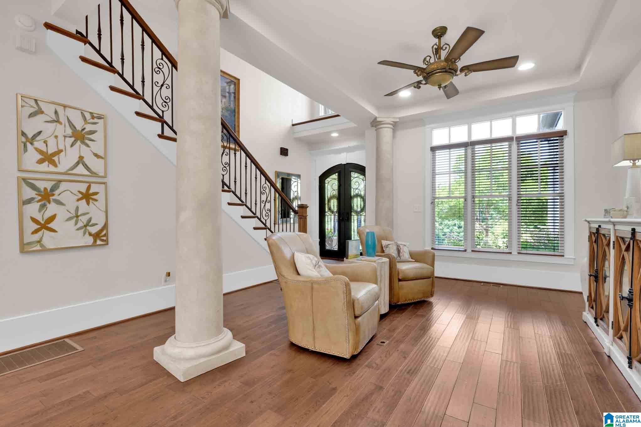 833 MOUNTAINVIEW DRIVE