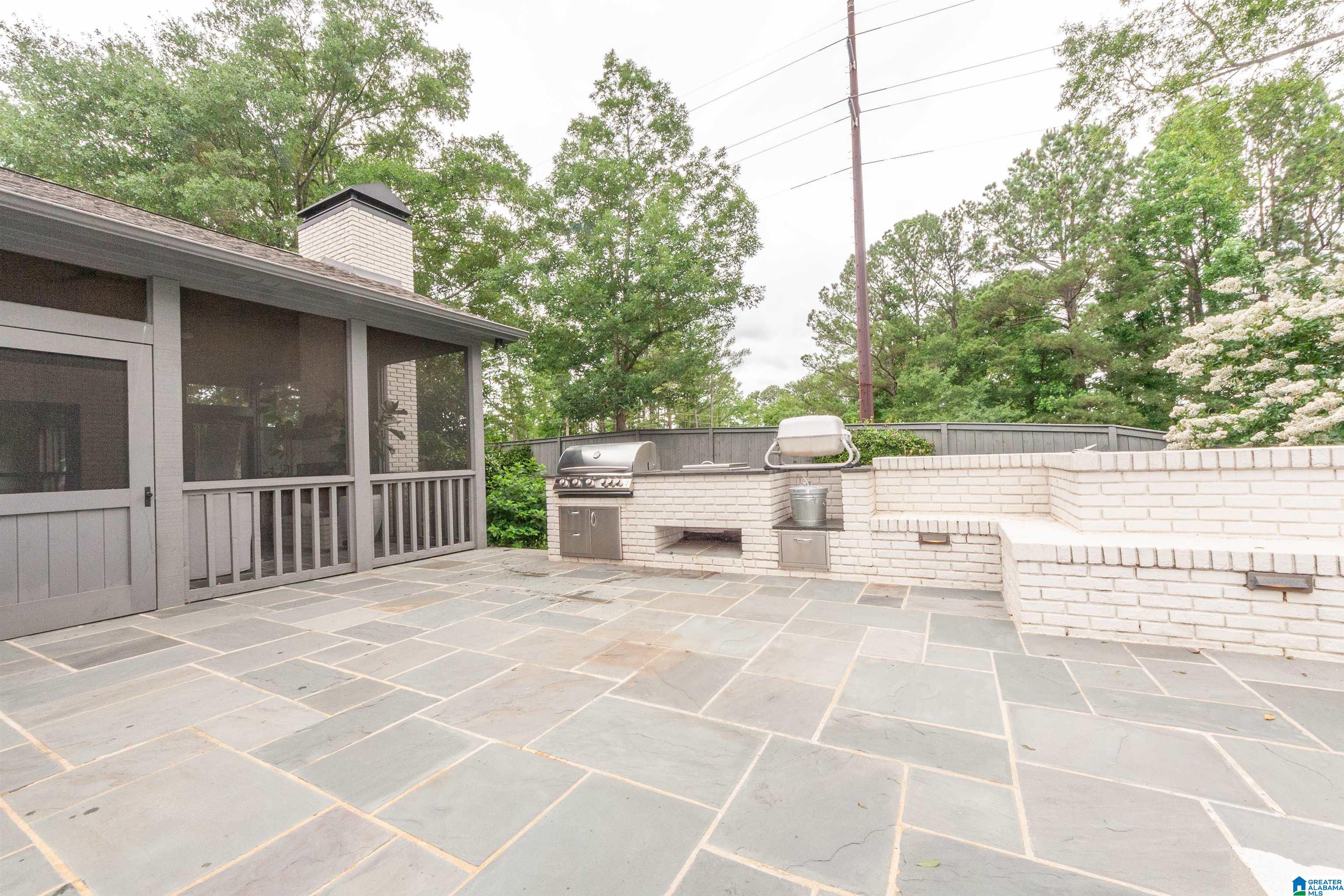 1557 PARKSIDE COURT