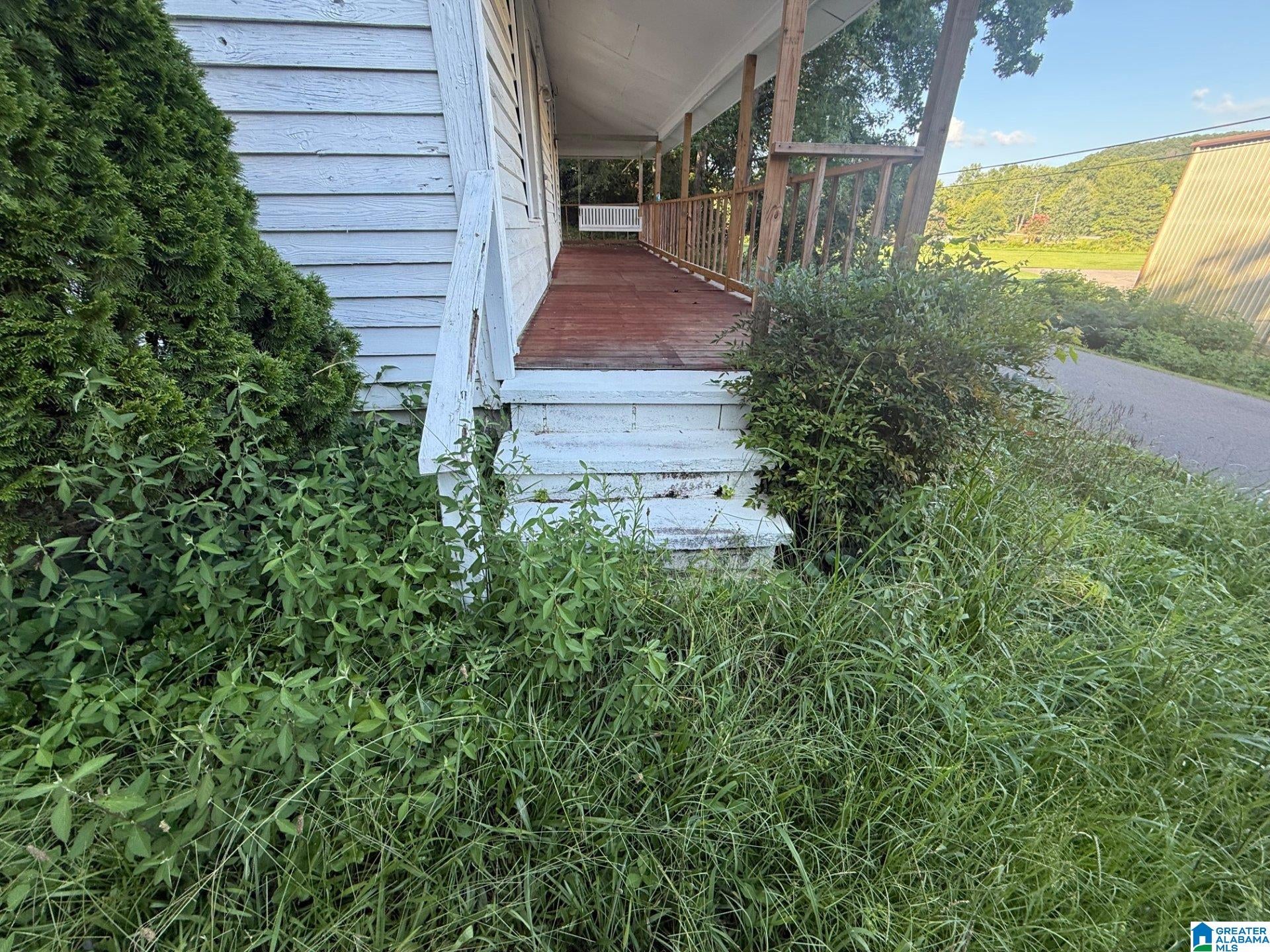 3006 LINDSAY STREET