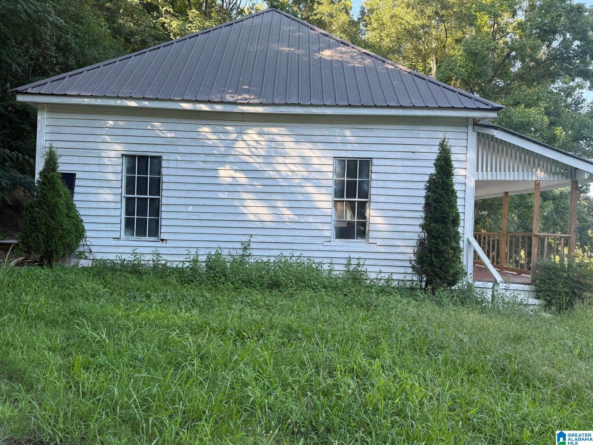 3006 LINDSAY STREET