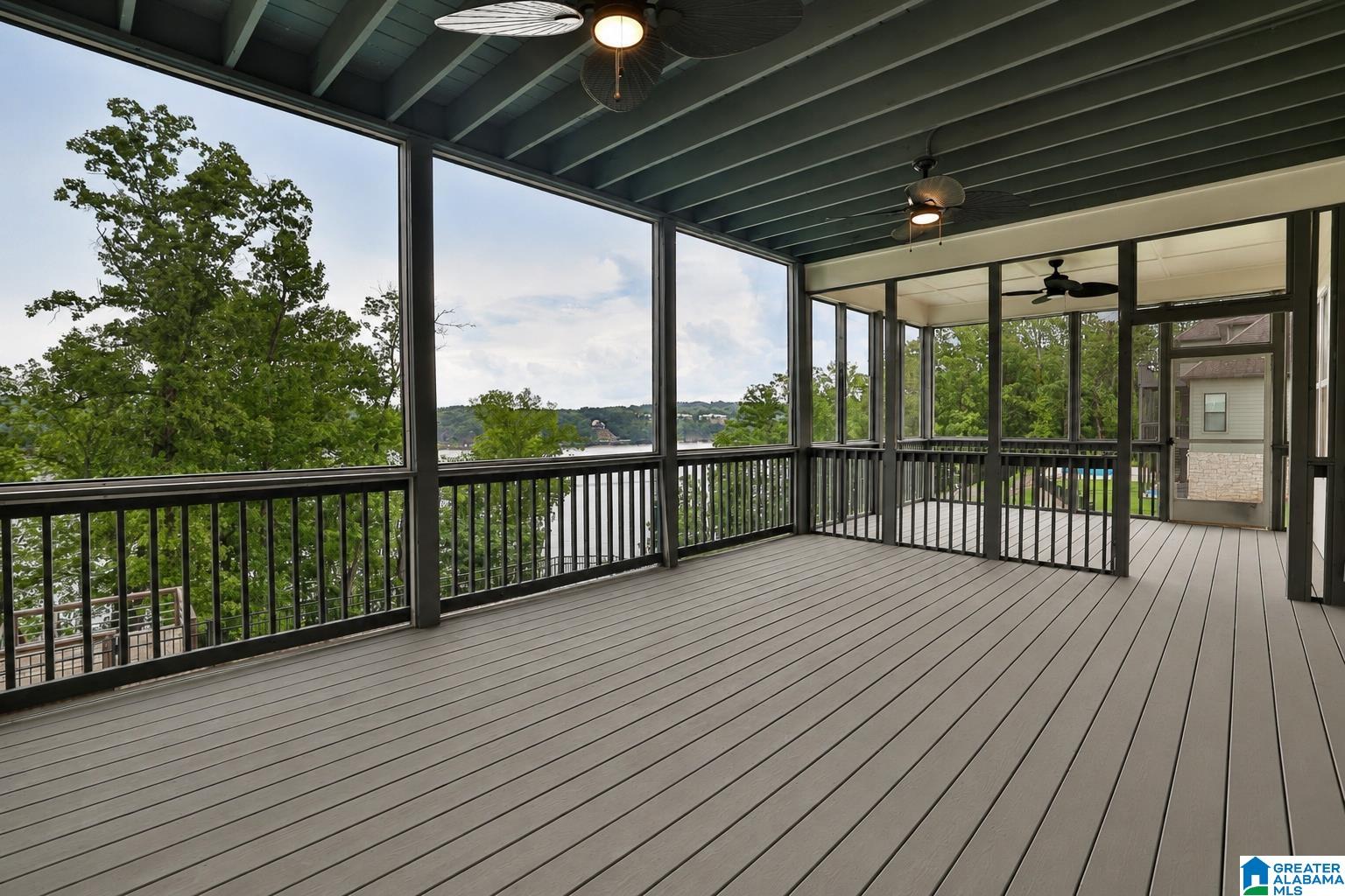 733 LAKEVIEW CREST DRIVE