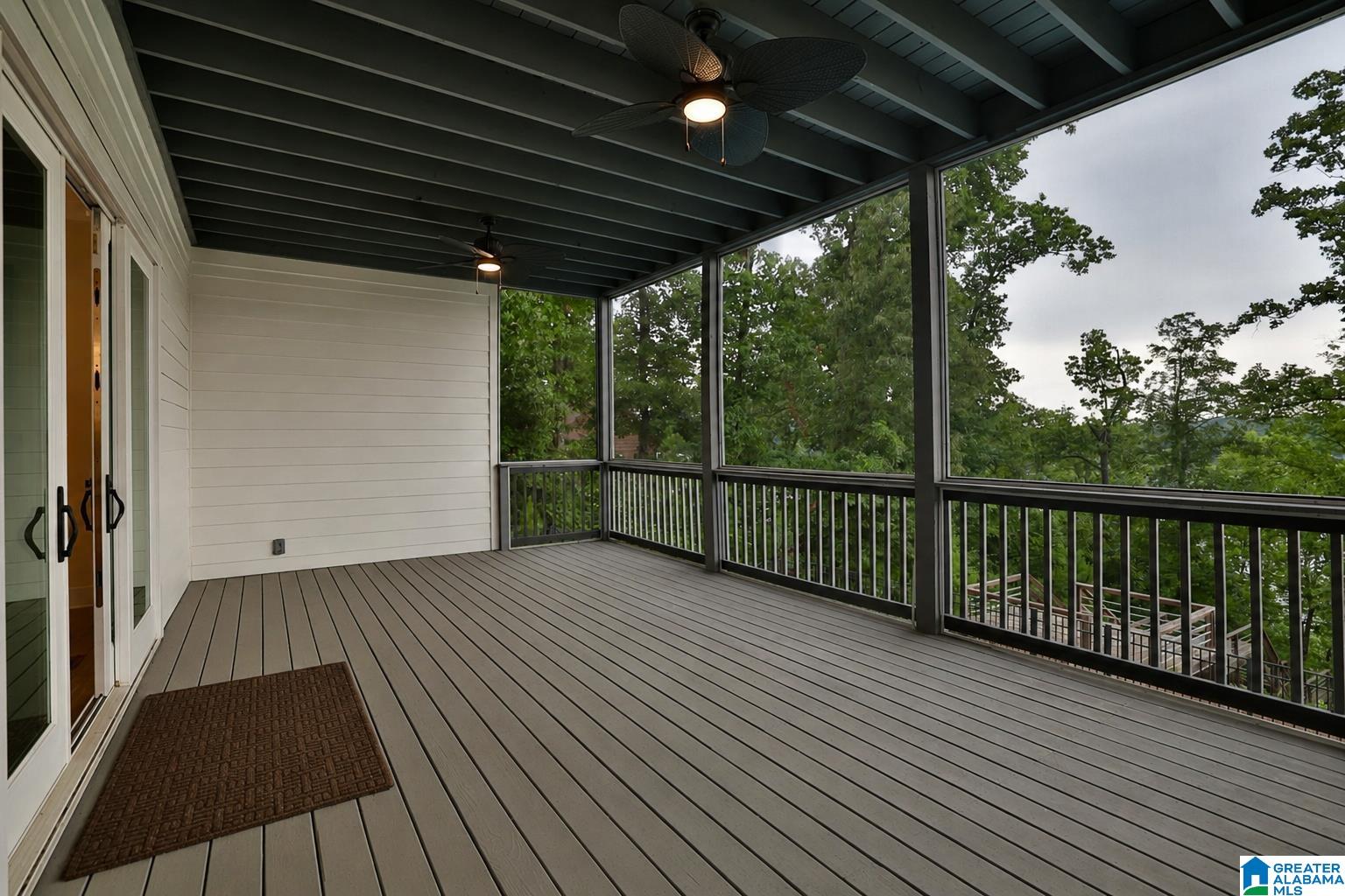733 LAKEVIEW CREST DRIVE