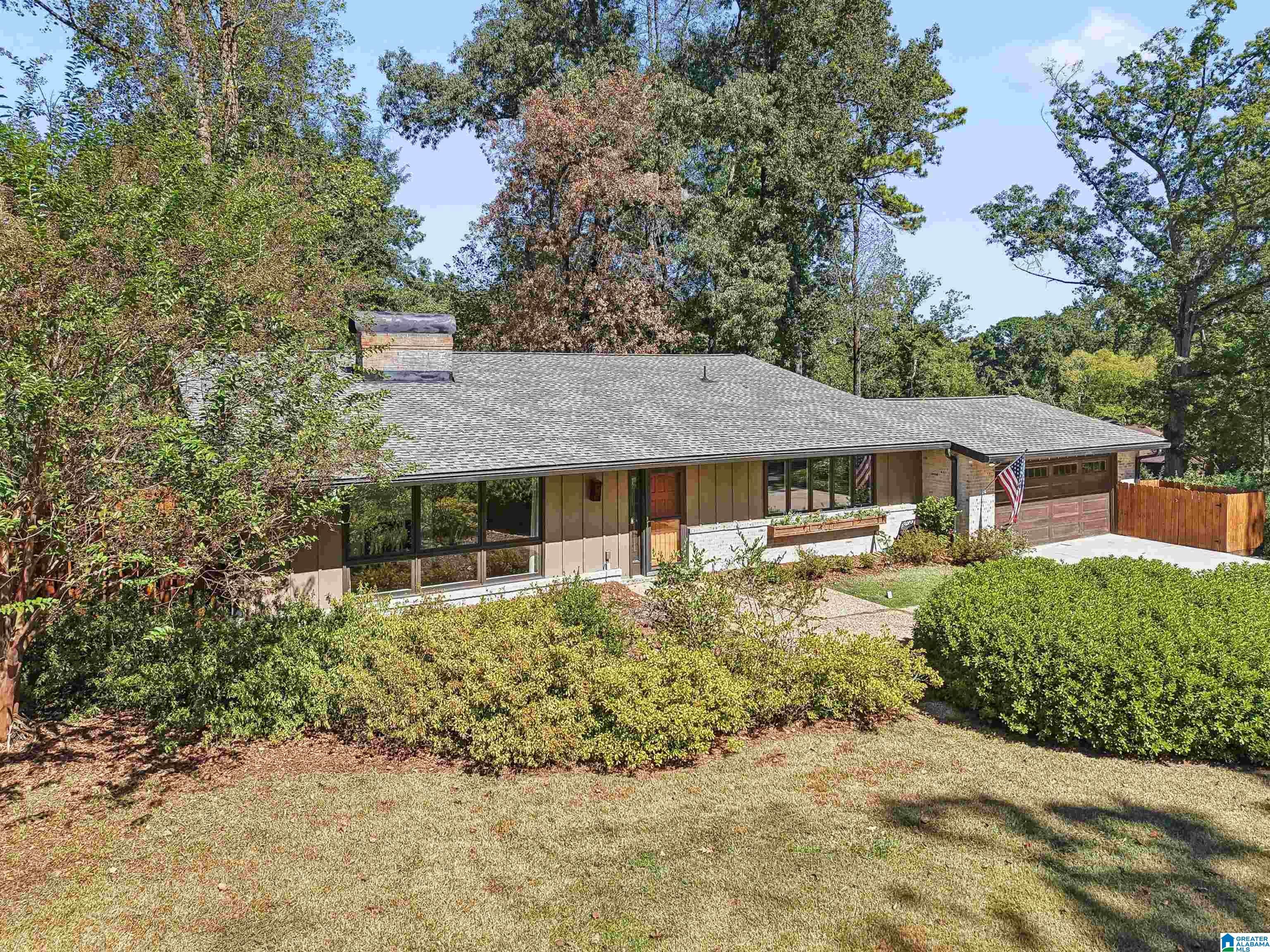 2992 DONITA COURT