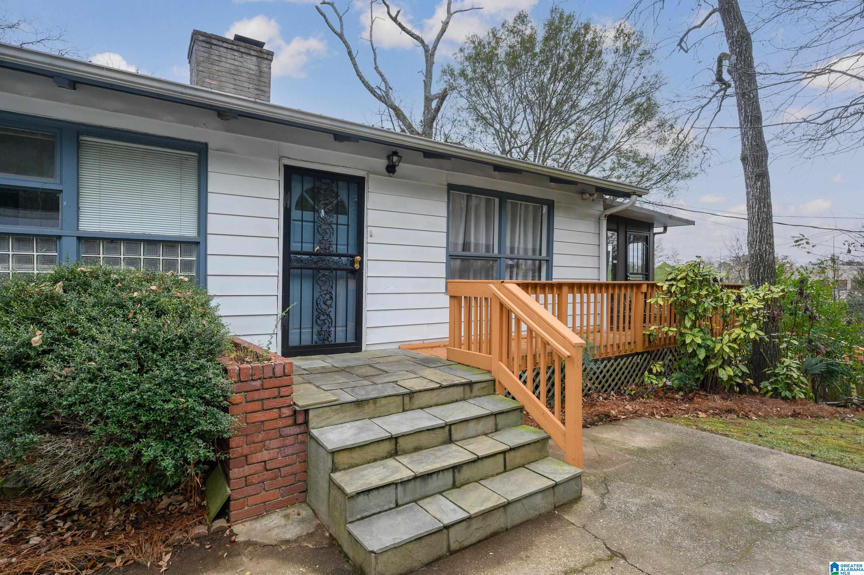 2053 CRESTMONT DRIVE