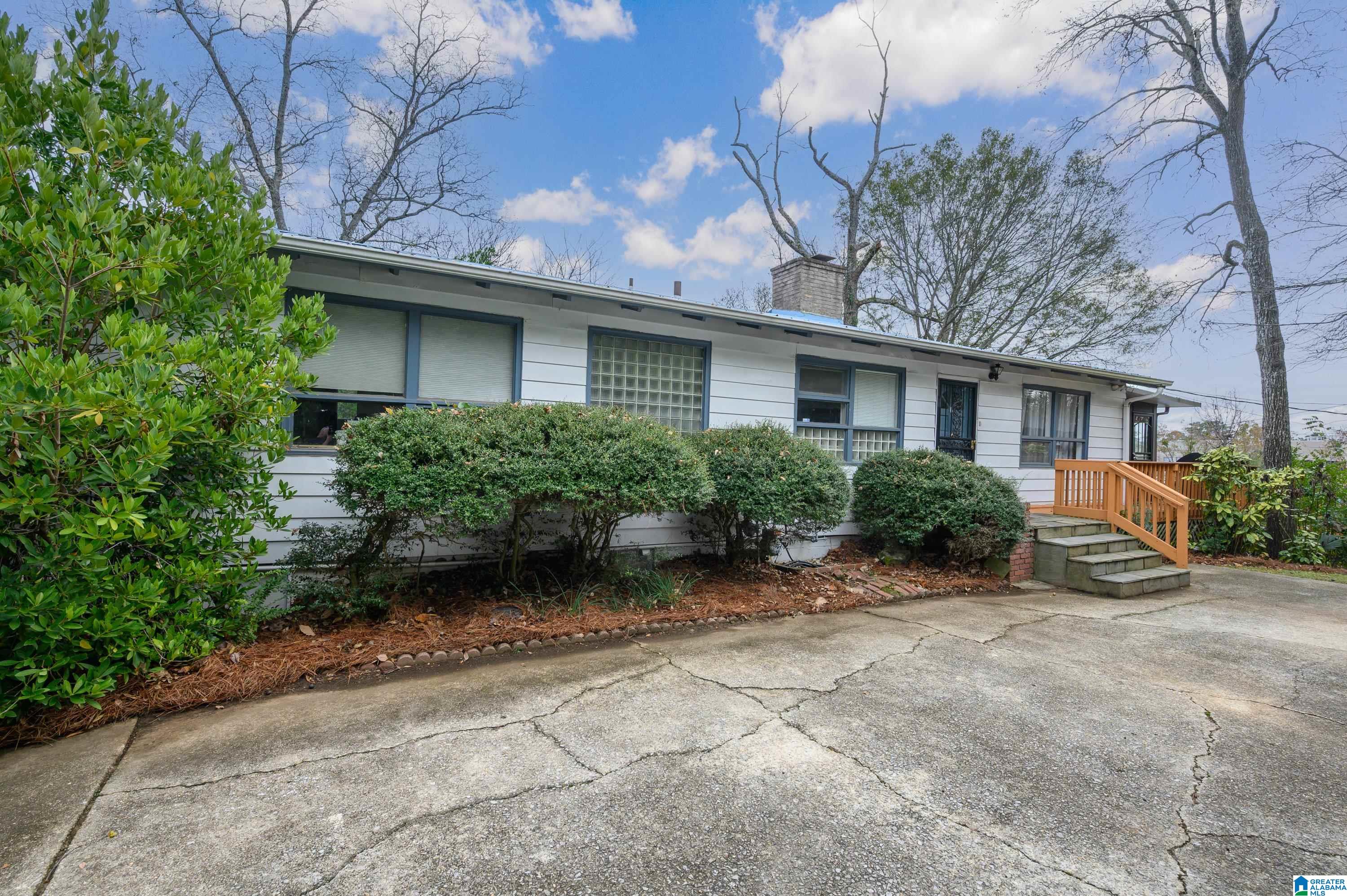 2053 CRESTMONT DRIVE