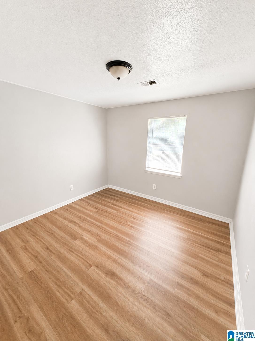 1216 WOODLAND AVENUE SW