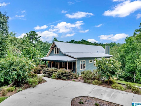 Photo of 725 County Road 82, BREMEN, AL 35033 (MLS # 21464996)