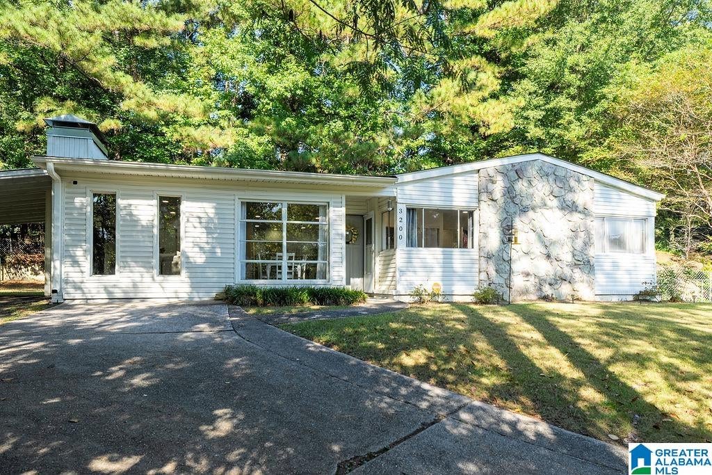 3200 CHAPEL HILL COURT