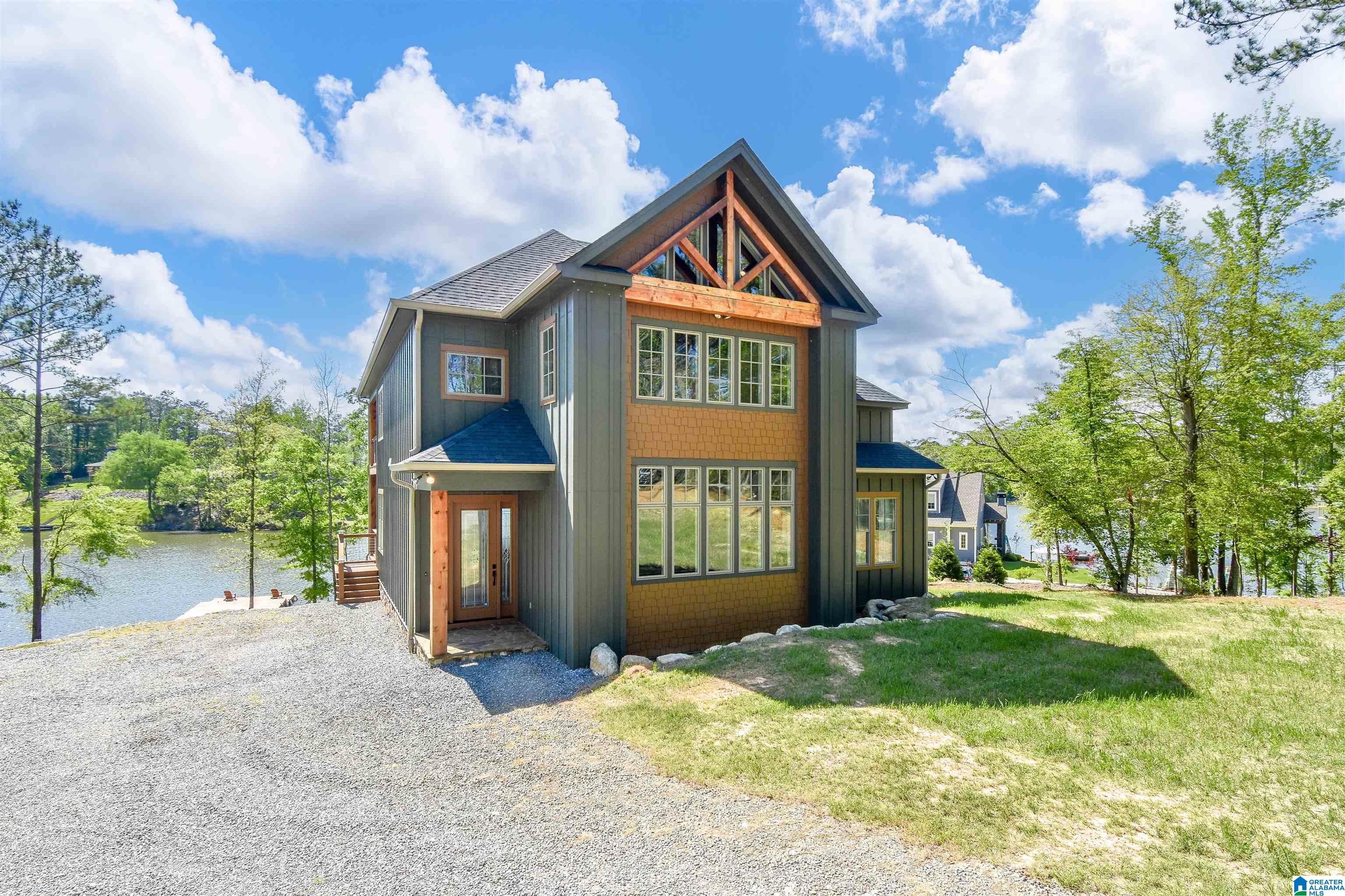 1573 STURDIVANT ROAD