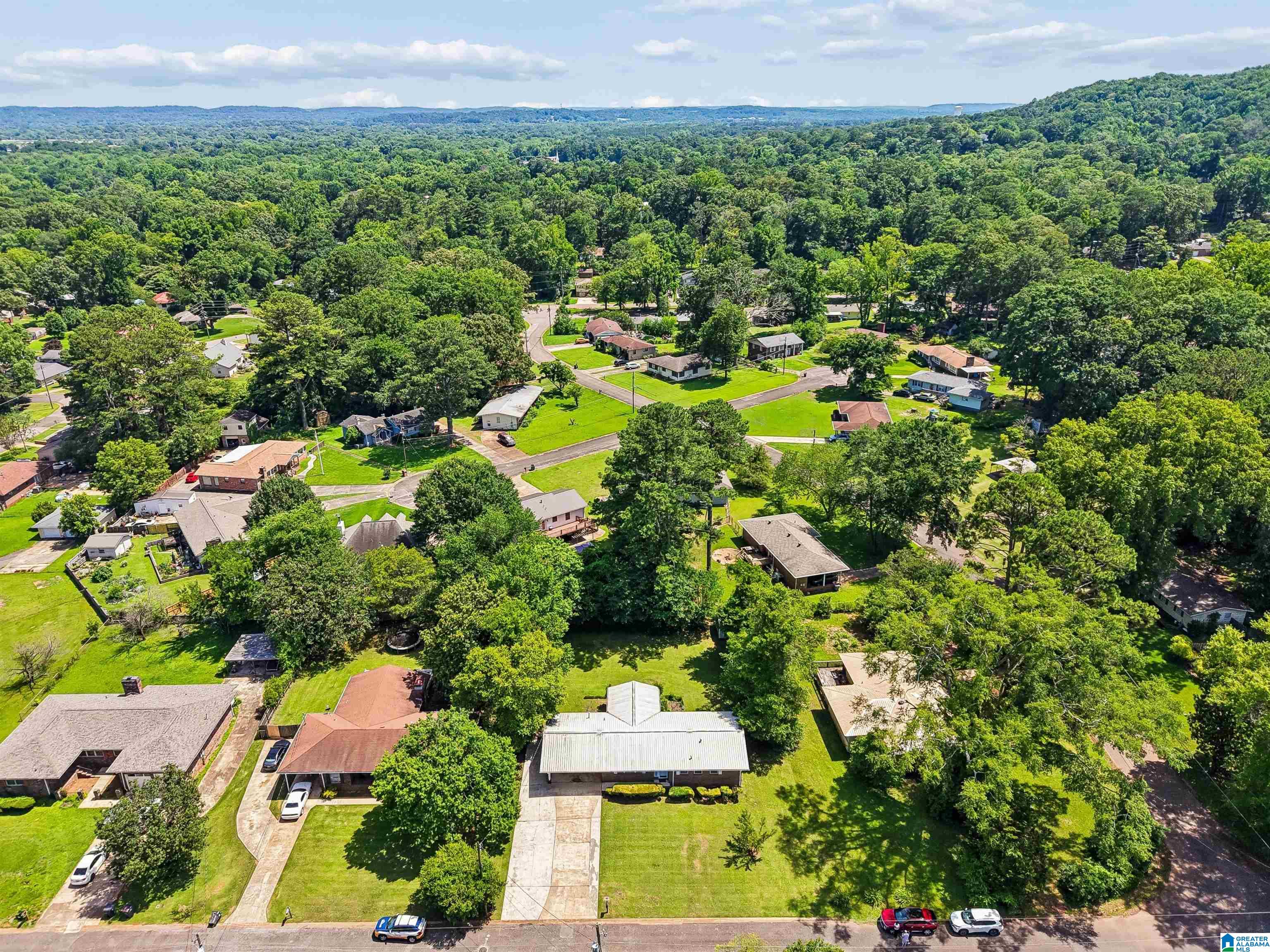 3332 CRESCENT DRIVE
