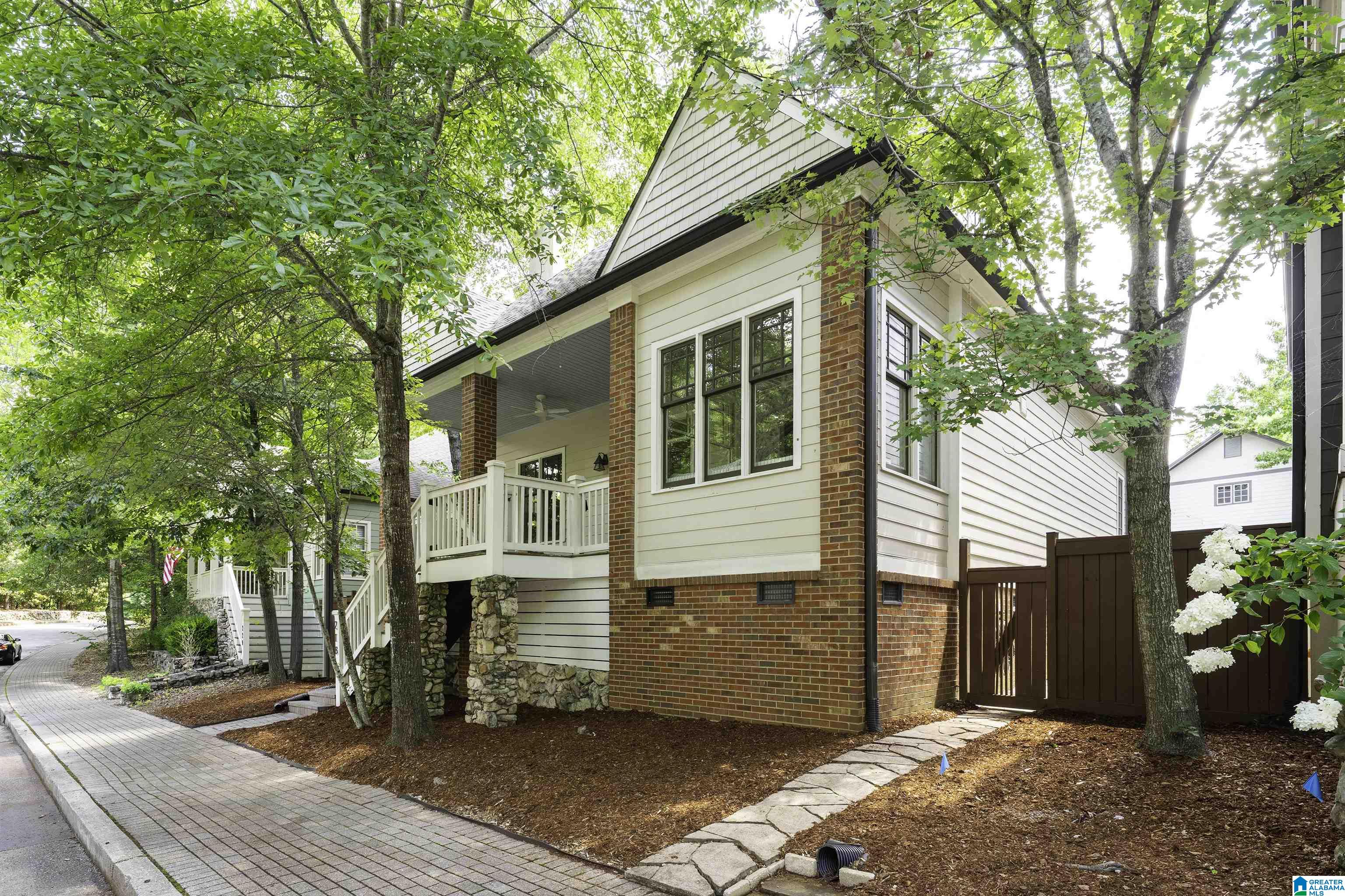 218 HAWTHORN STREET