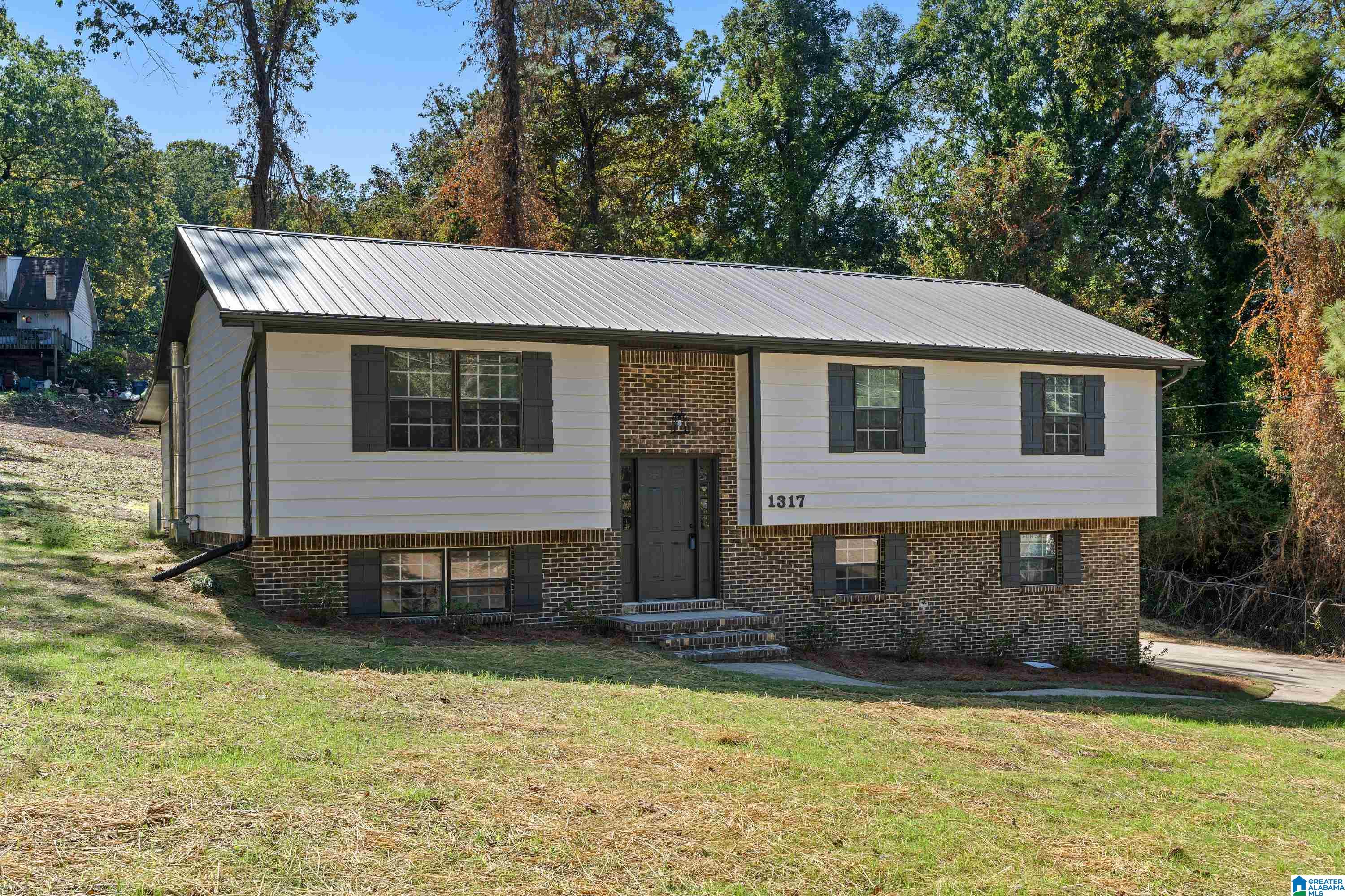 1317 W NAVAJO DRIVE