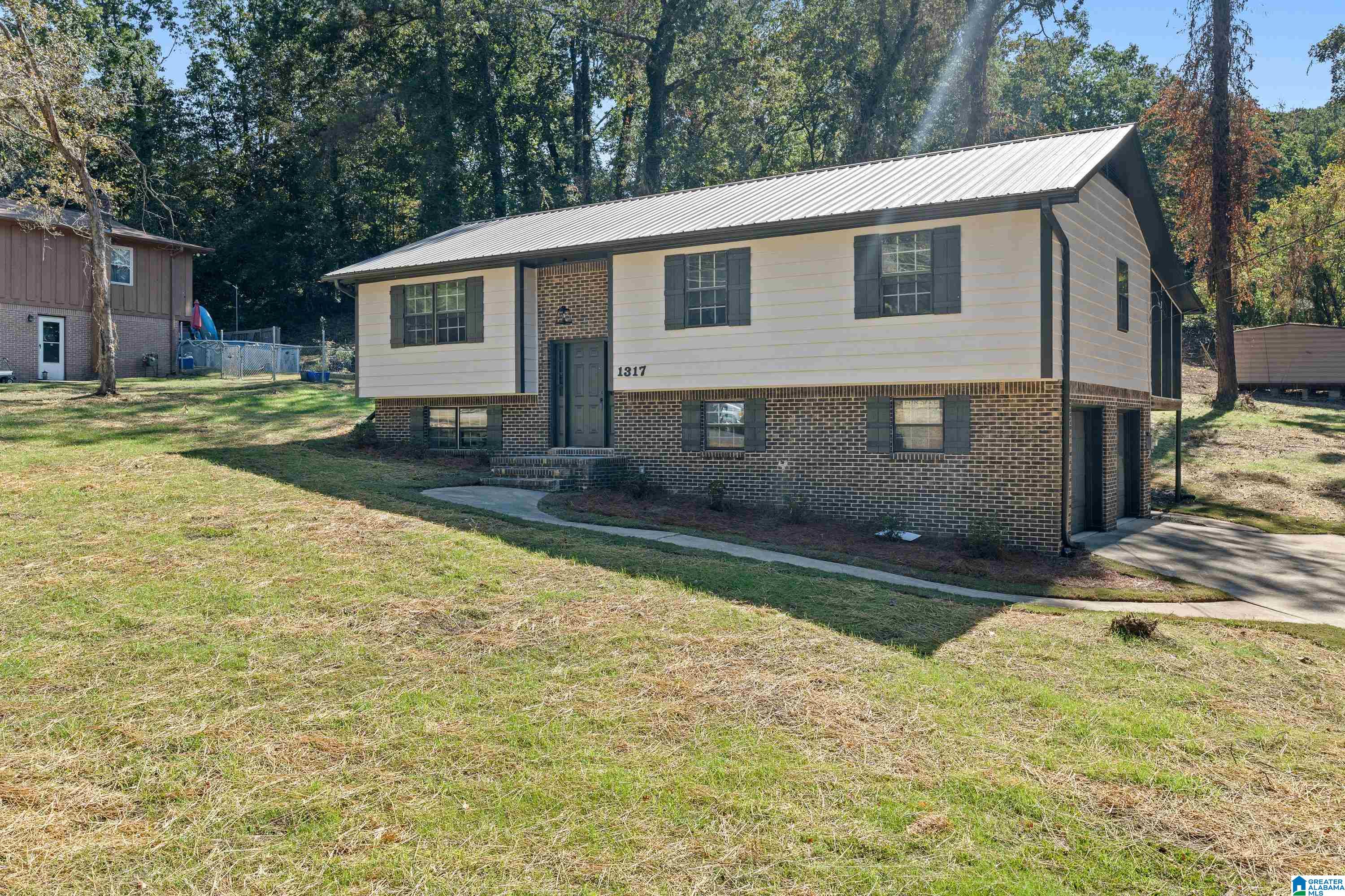 1317 W NAVAJO DRIVE