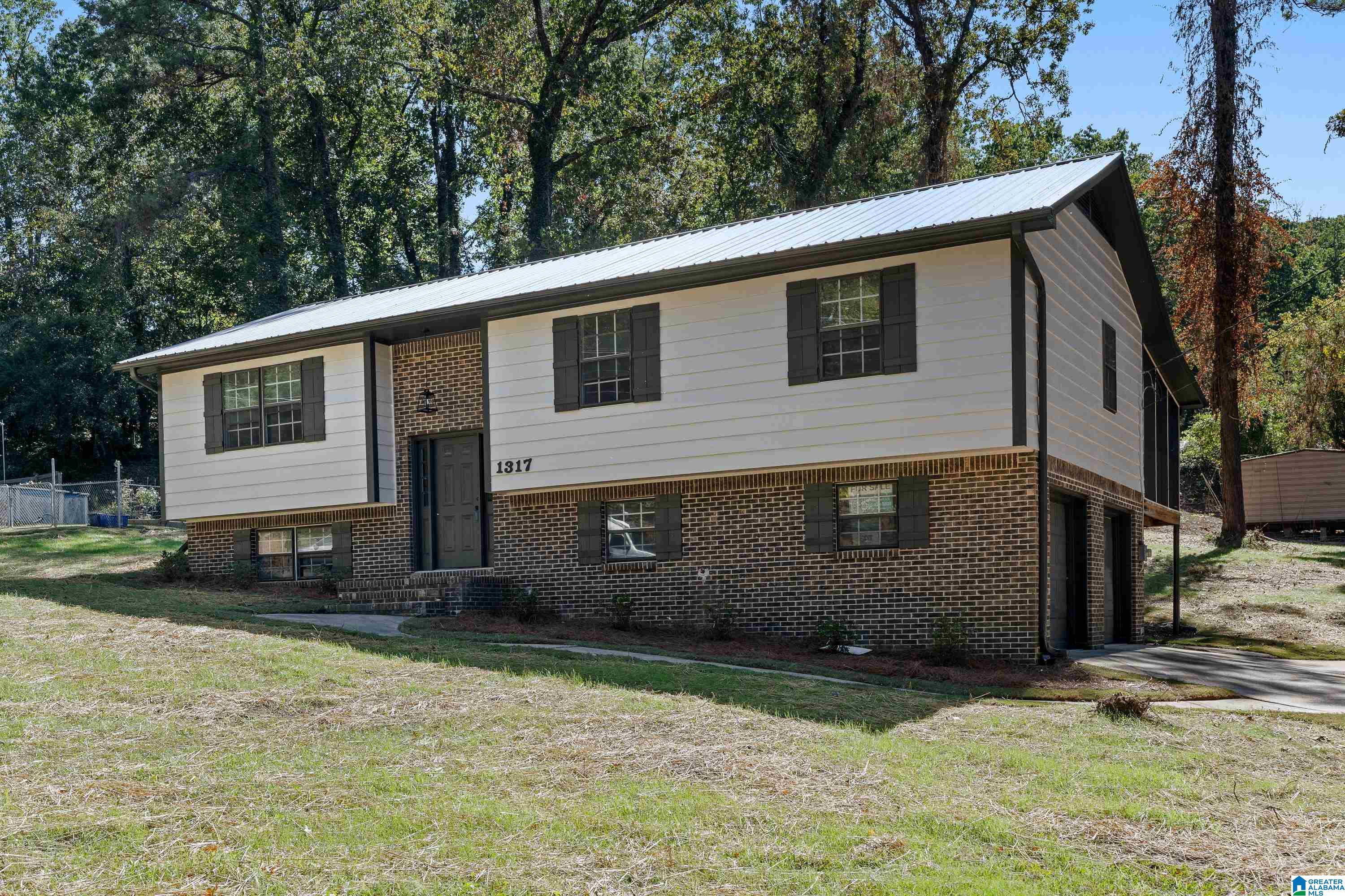 1317 W NAVAJO DRIVE