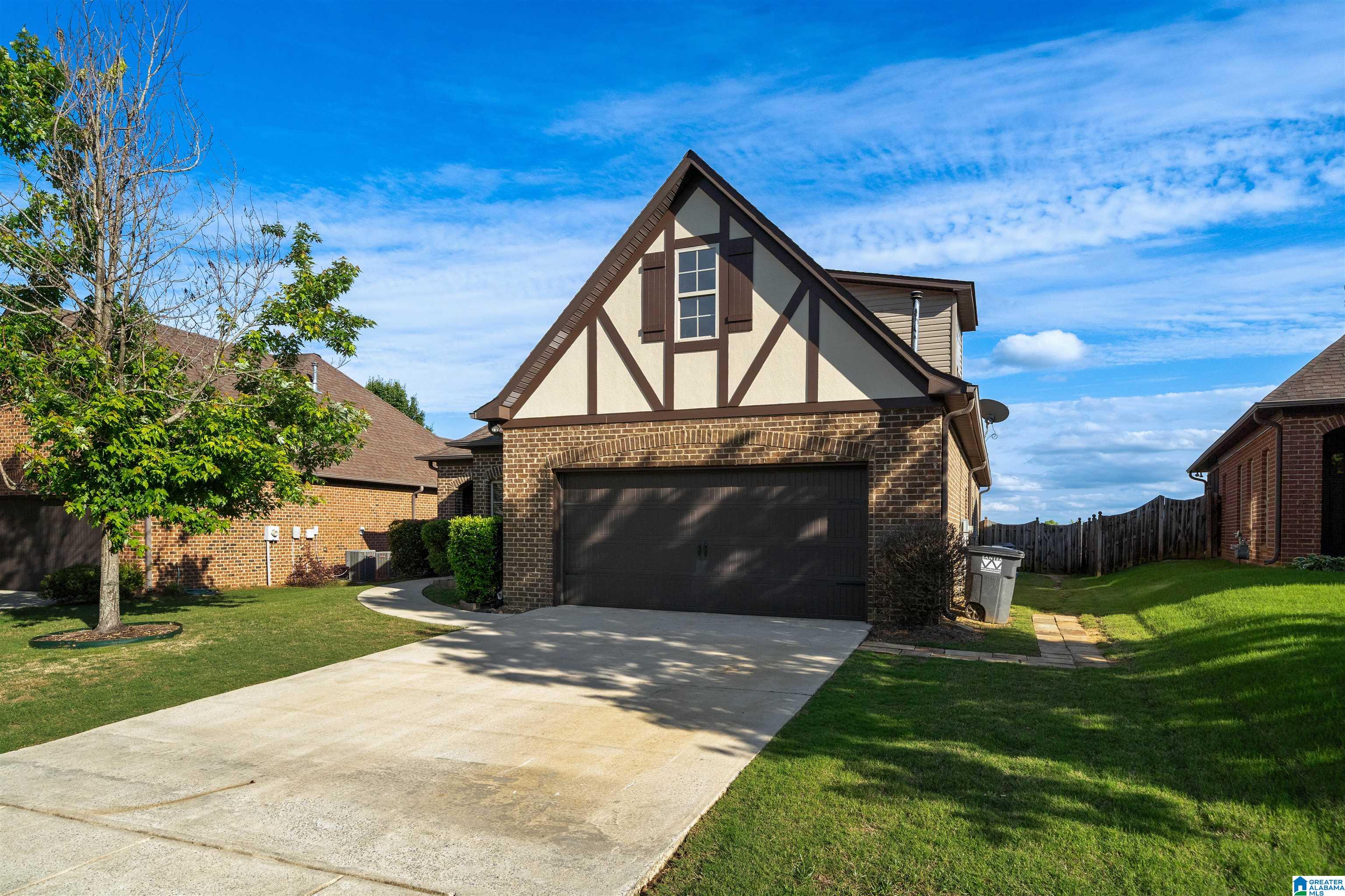 5905 LONGVIEW LANE
