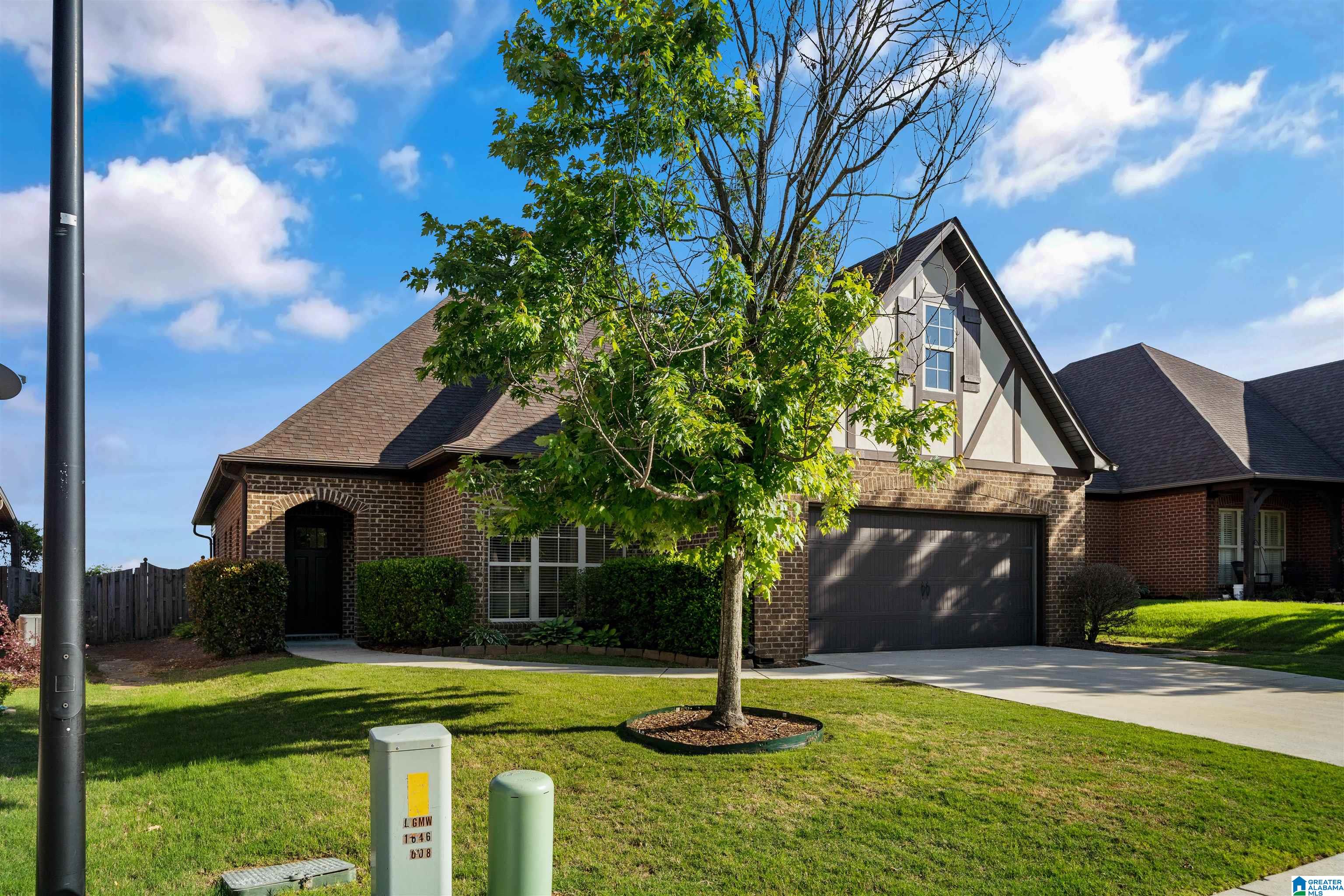 5905 LONGVIEW LANE